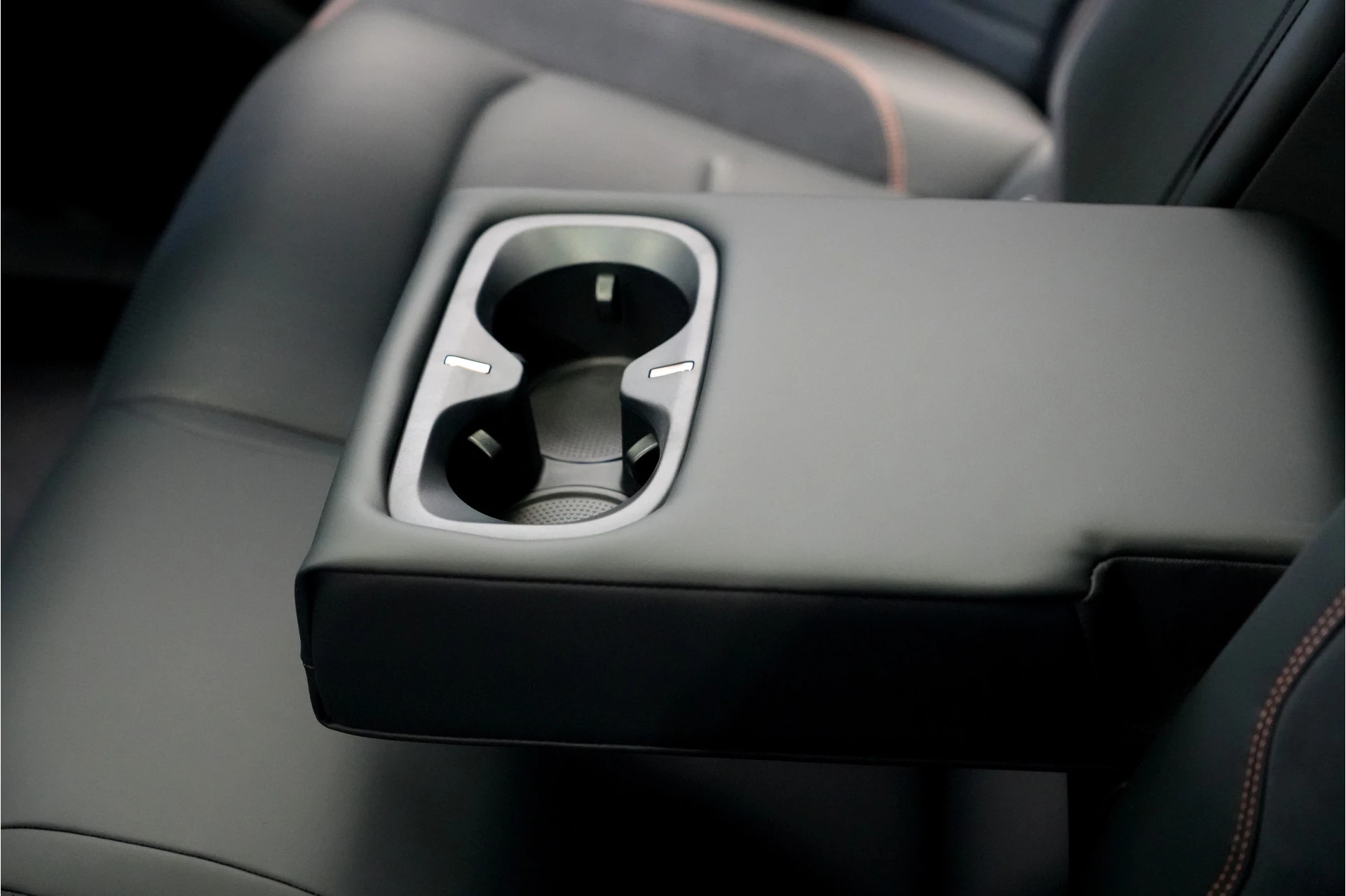 Hoofdafbeelding Lynk & Co 08