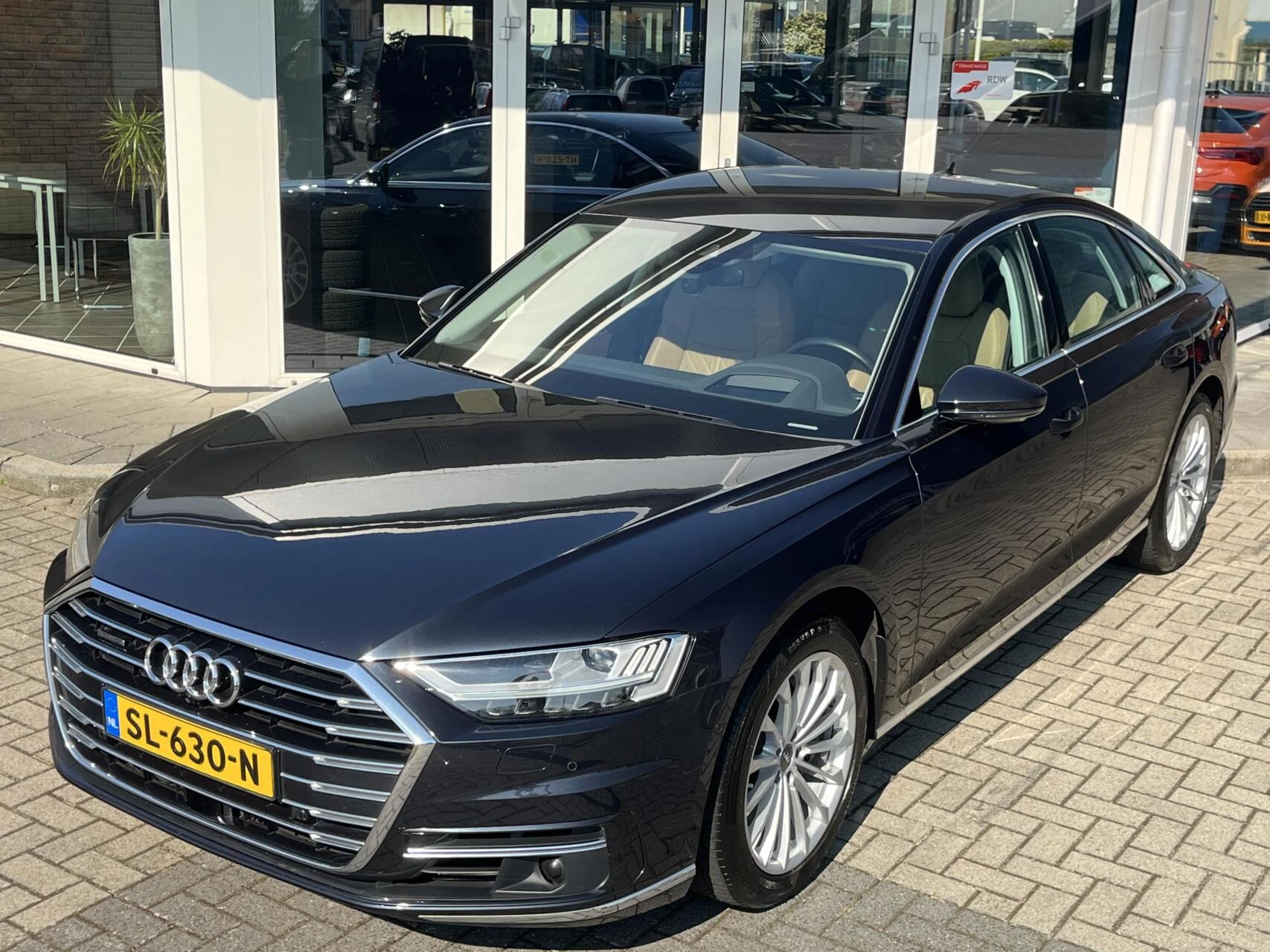 Hoofdafbeelding Audi A8