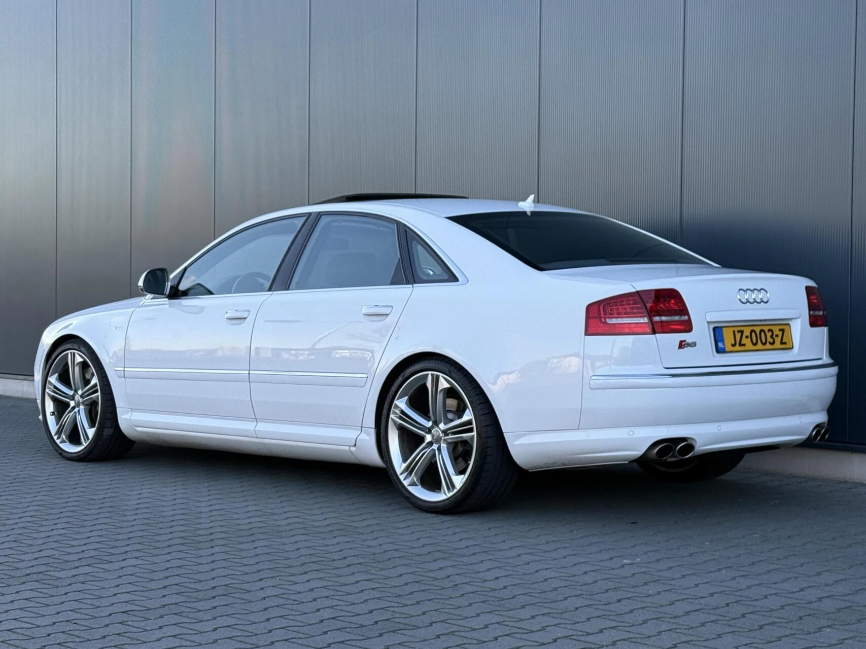 Hoofdafbeelding Audi S8
