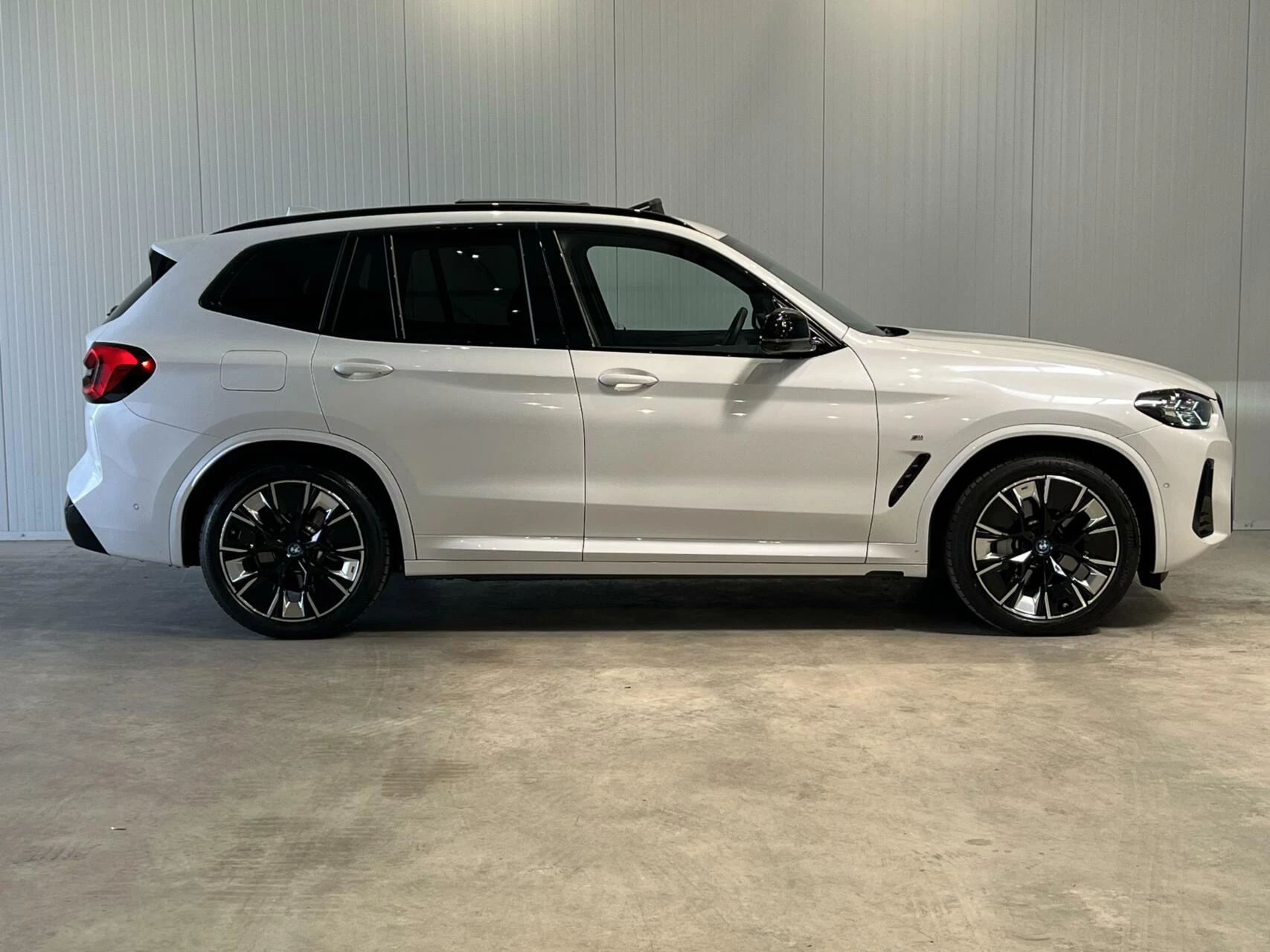 Hoofdafbeelding BMW iX3