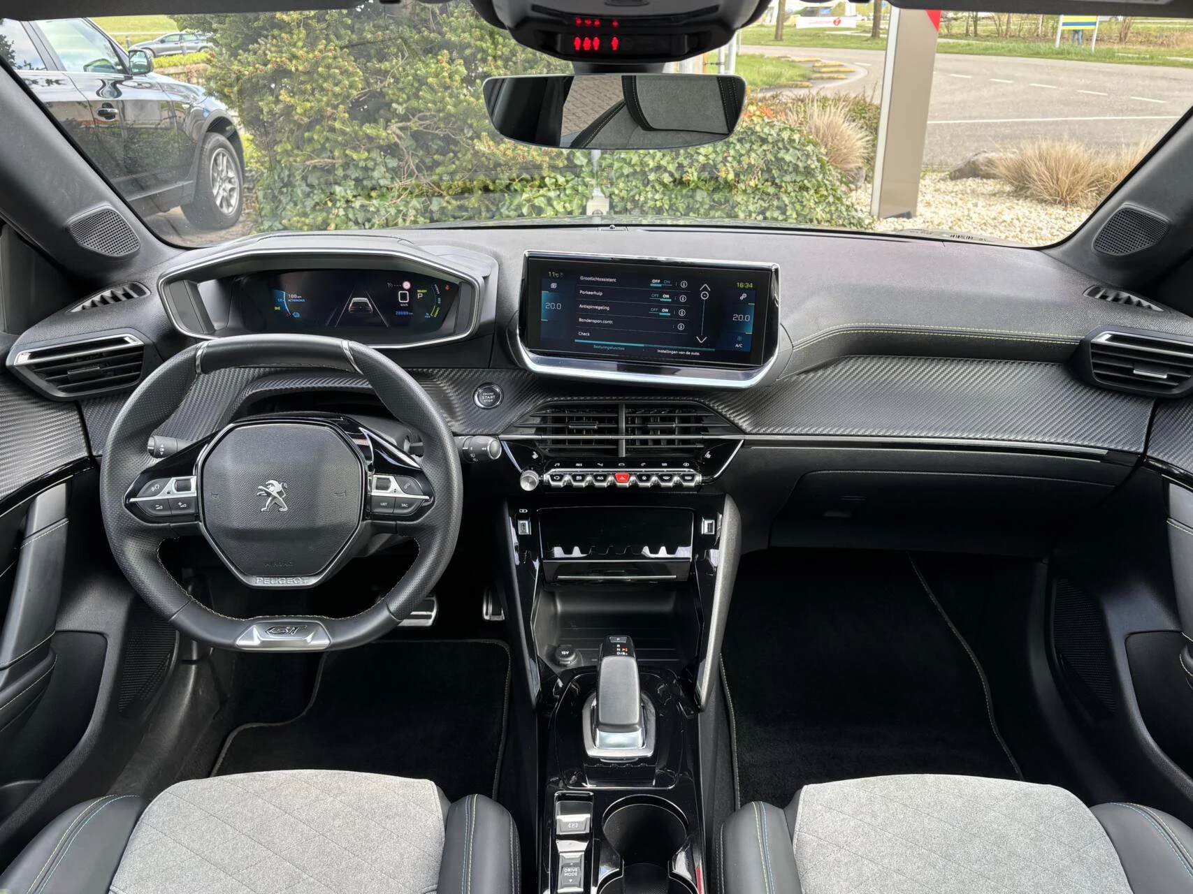 Hoofdafbeelding Peugeot e-208