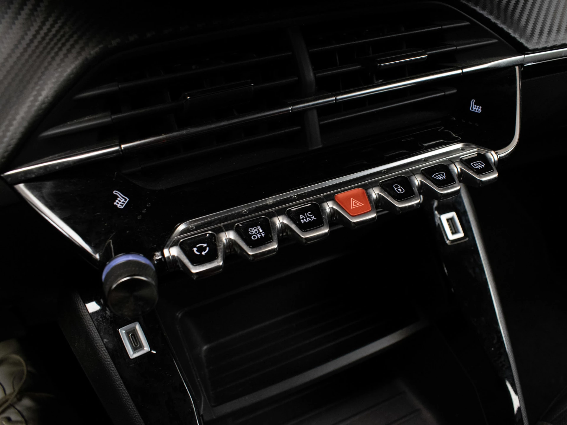 Hoofdafbeelding Peugeot e-2008