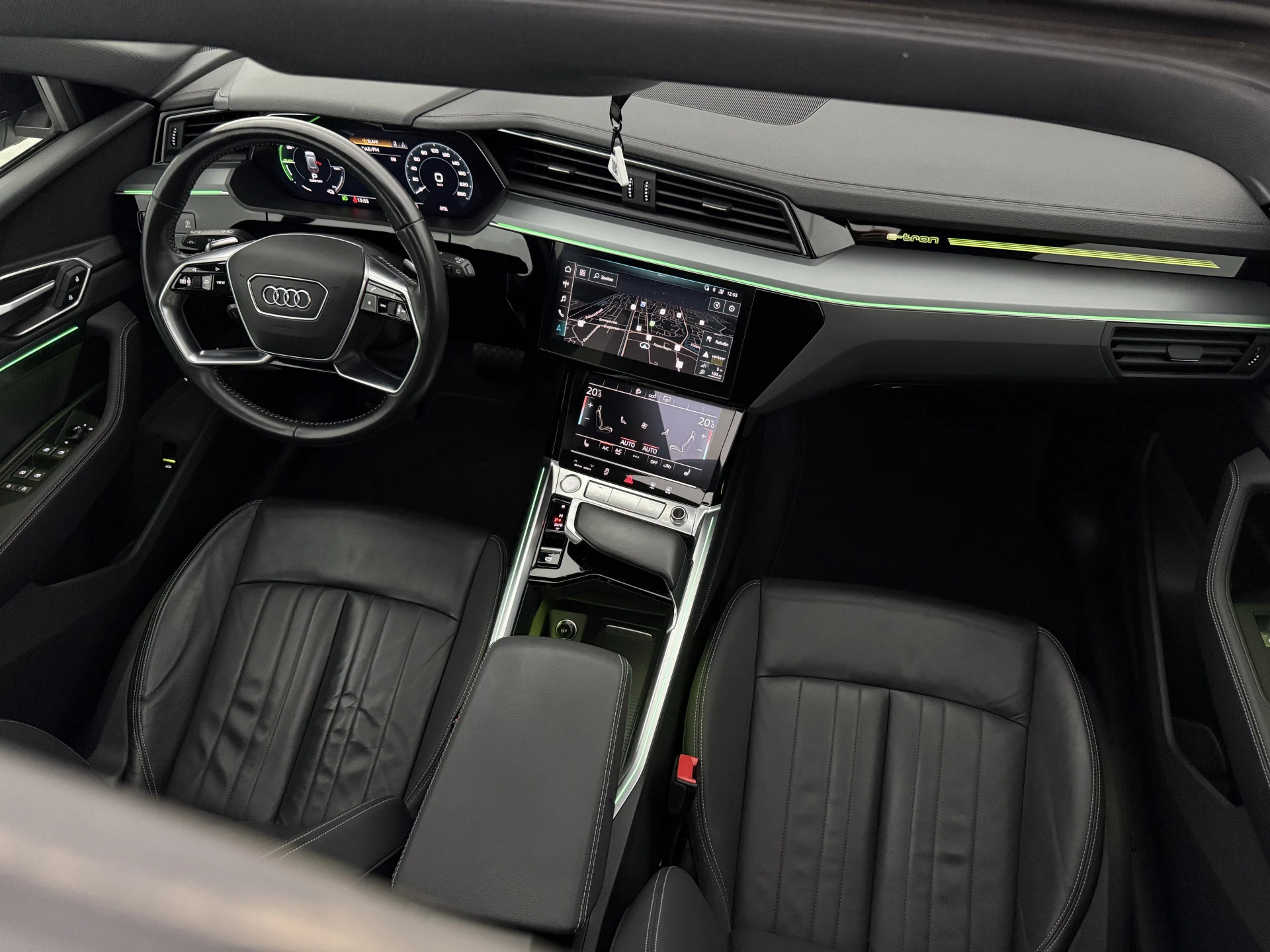 Hoofdafbeelding Audi e-tron