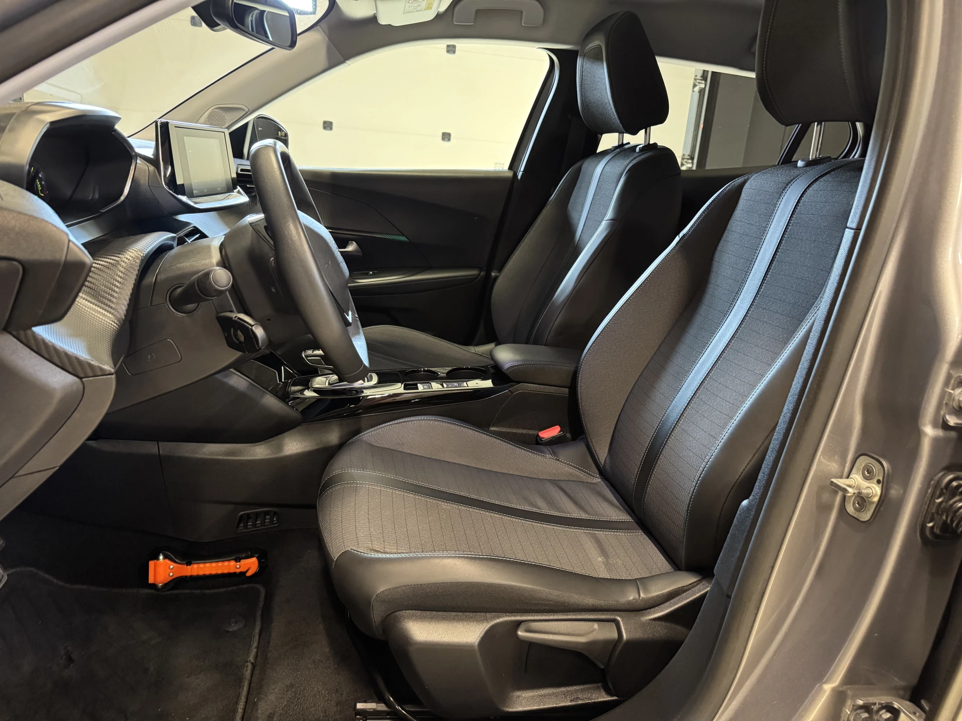 Hoofdafbeelding Peugeot e-2008