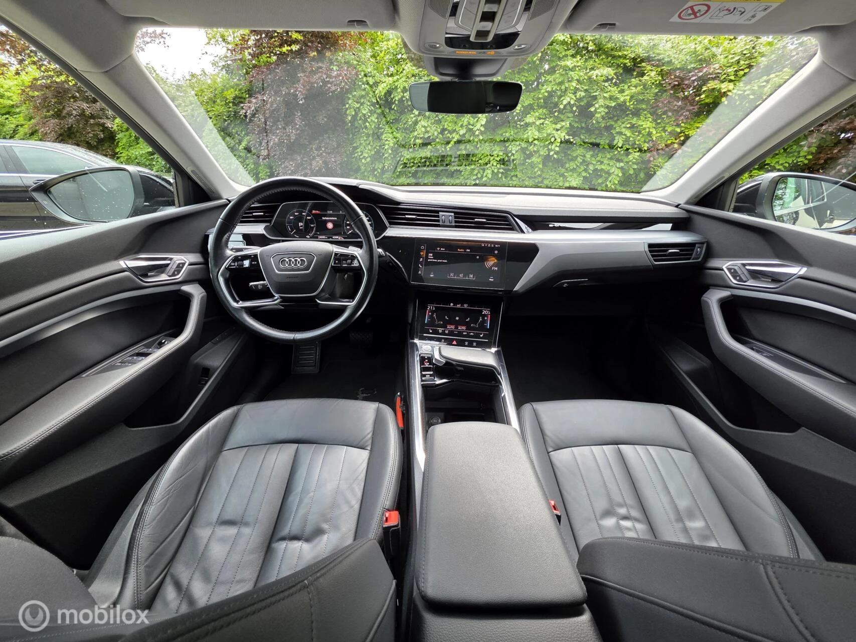 Hoofdafbeelding Audi e-tron