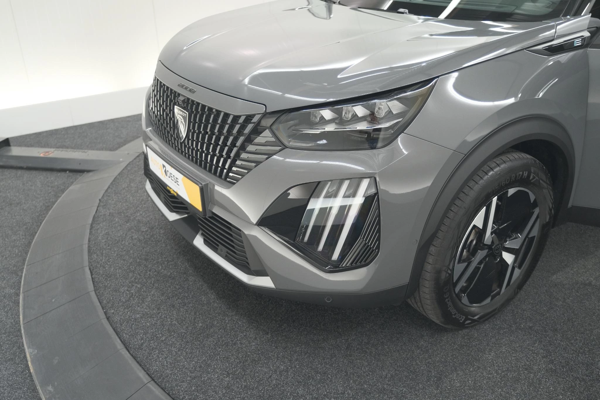 Hoofdafbeelding Peugeot e-2008