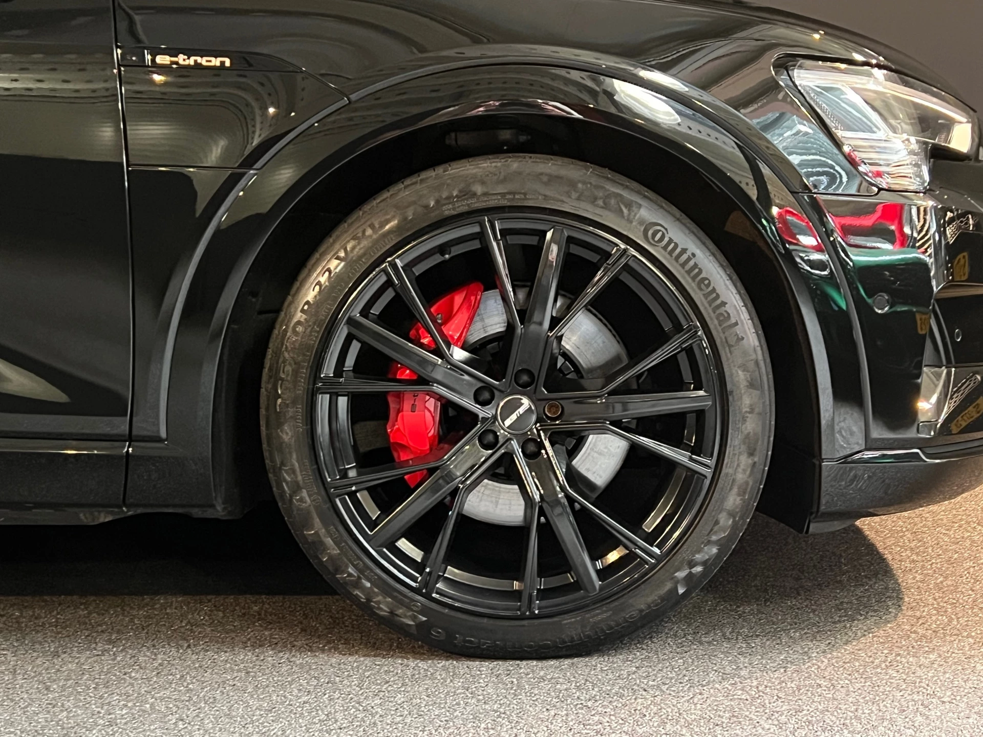 Hoofdafbeelding Audi e-tron