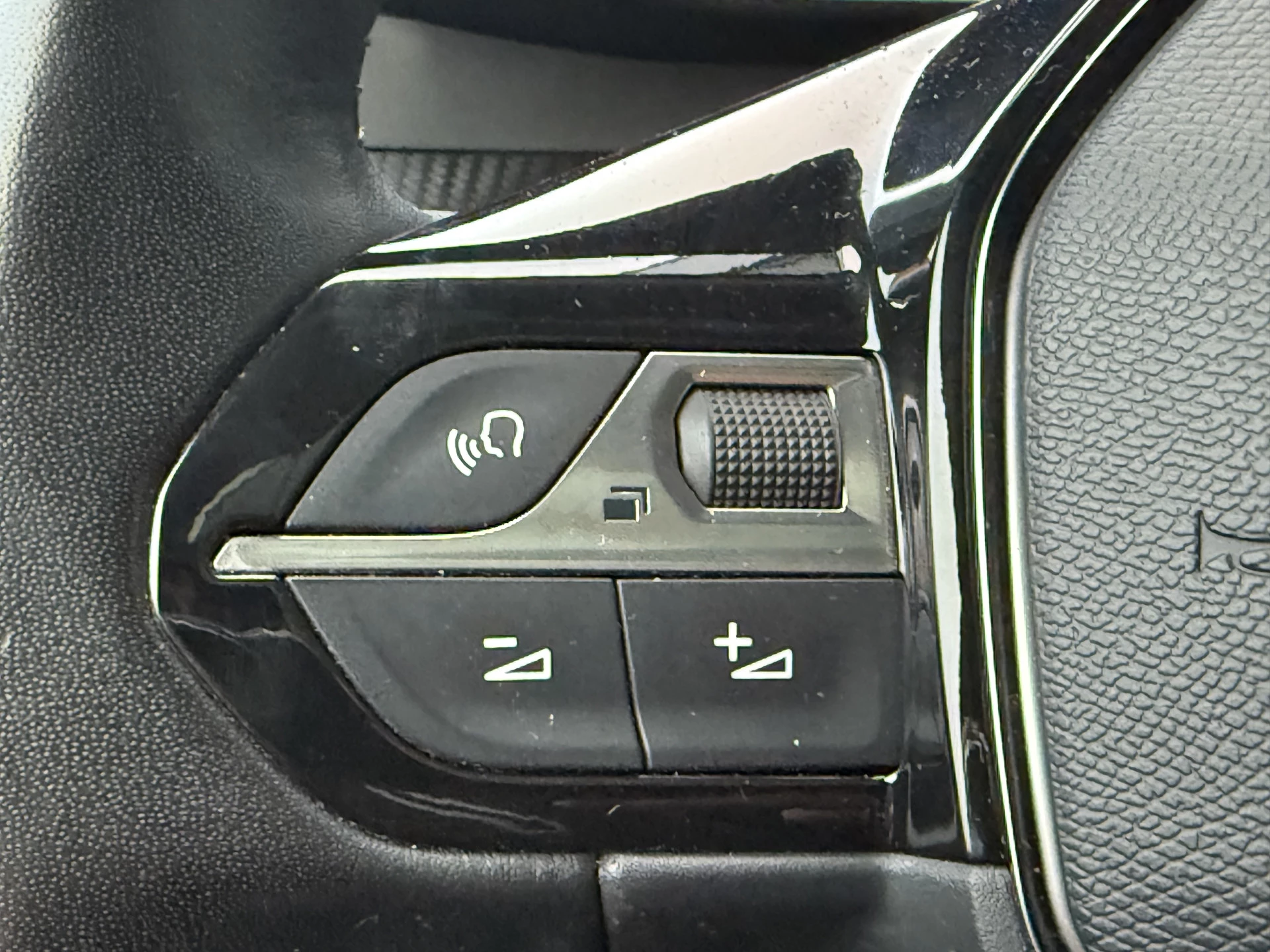 Hoofdafbeelding Peugeot e-2008