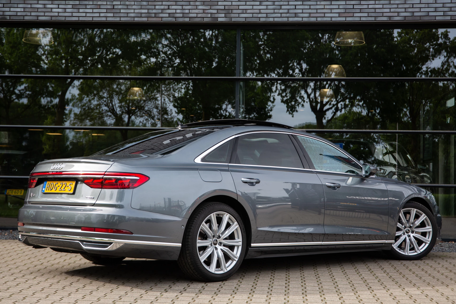 Hoofdafbeelding Audi A8
