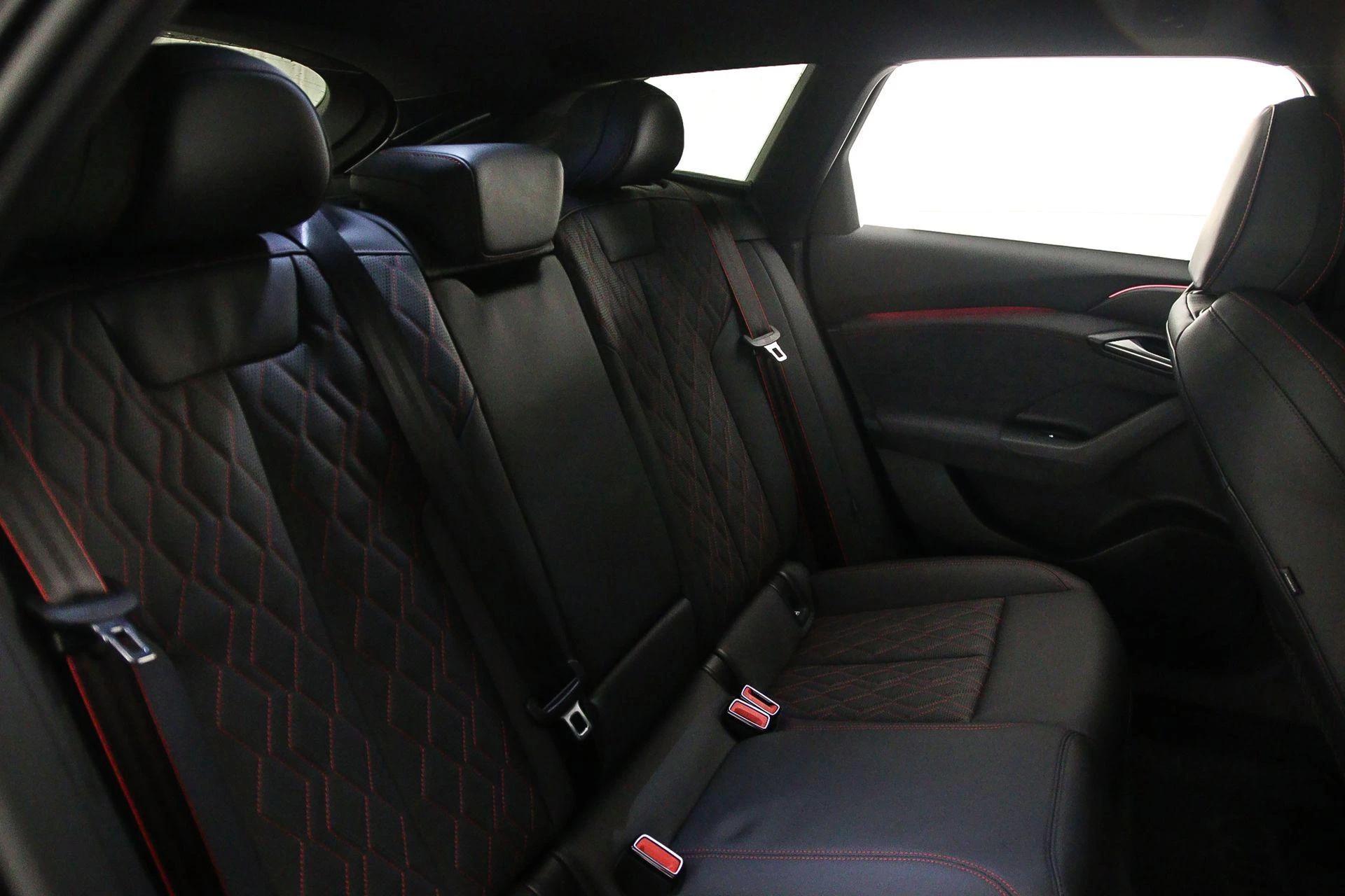 Hoofdafbeelding Audi A6 Avant e-tron