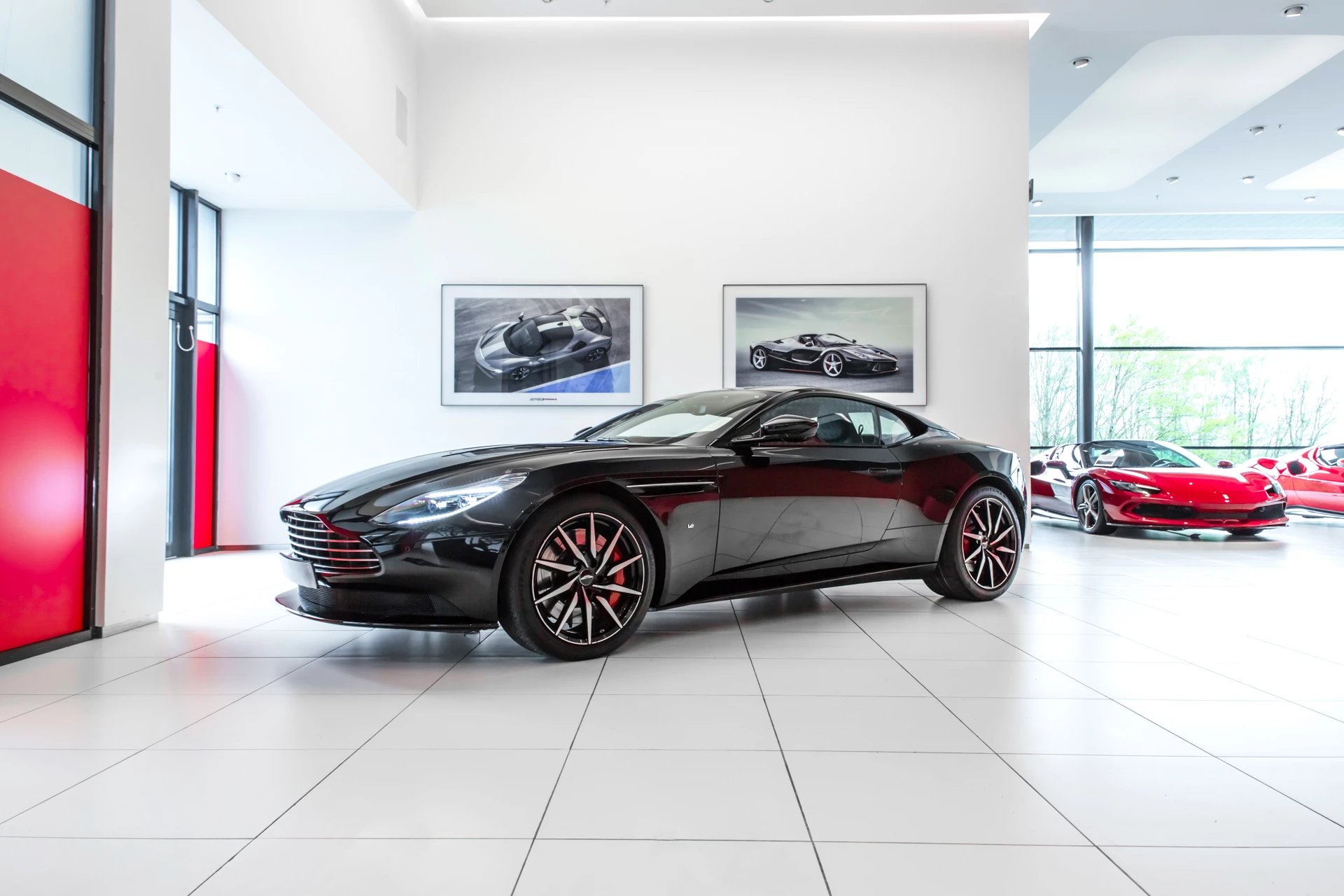 Hoofdafbeelding Aston Martin DB11