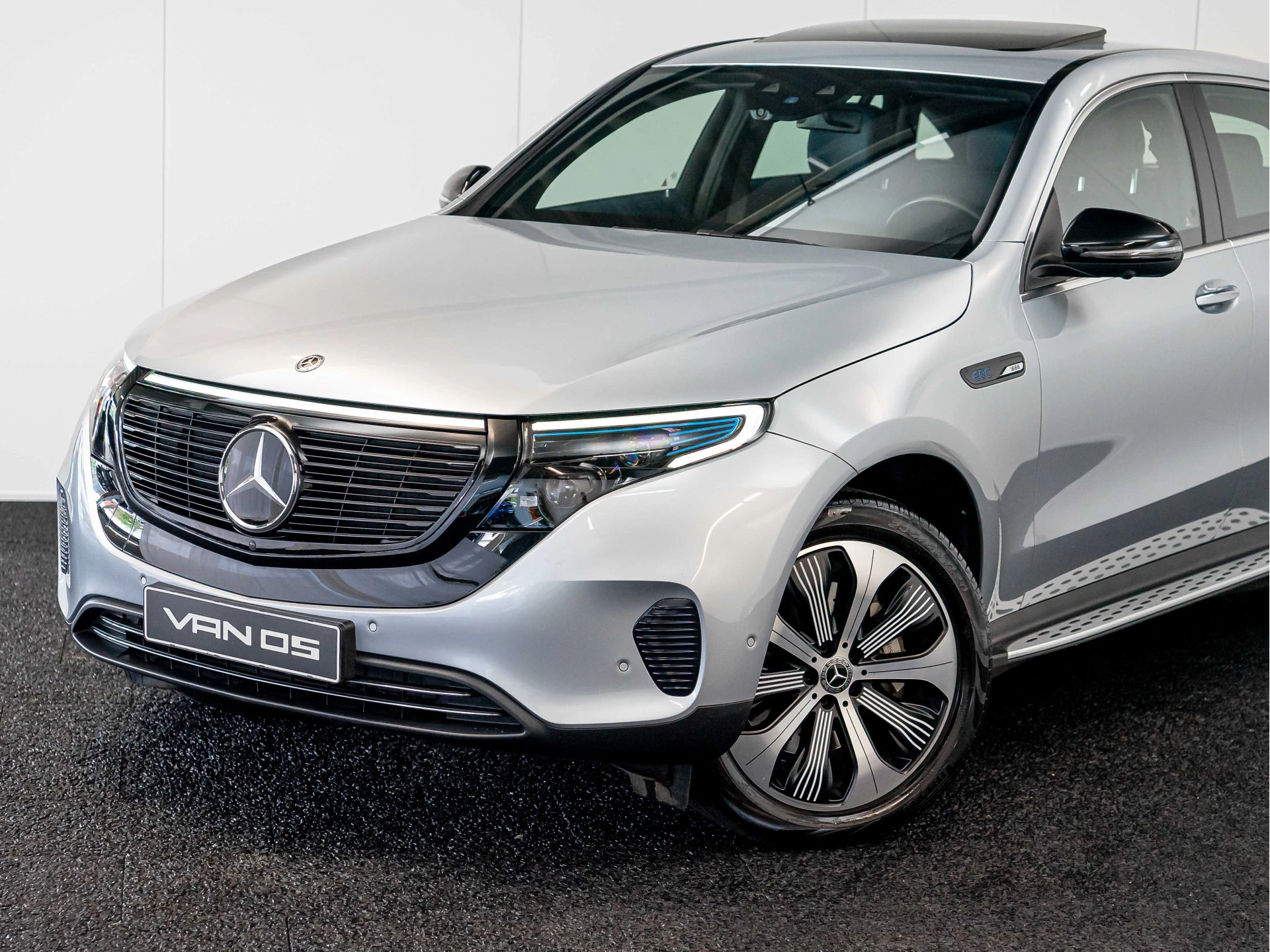 Hoofdafbeelding Mercedes-Benz EQC