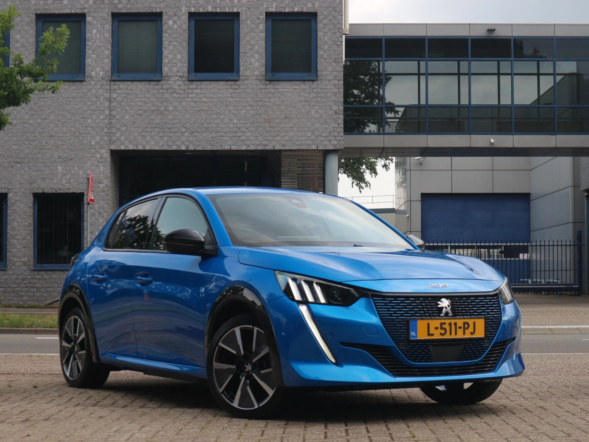 Hoofdafbeelding Peugeot e-208