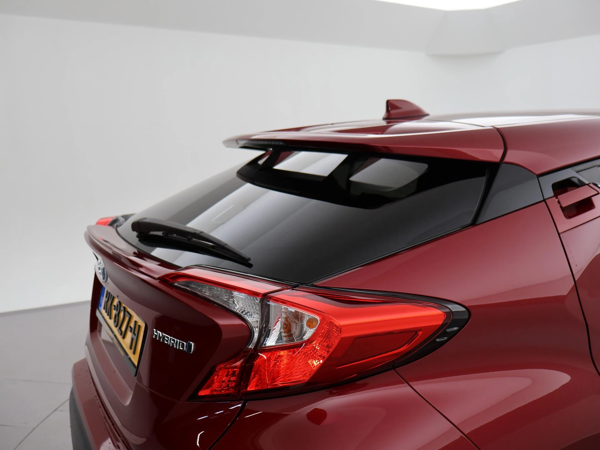 Hoofdafbeelding Toyota C-HR