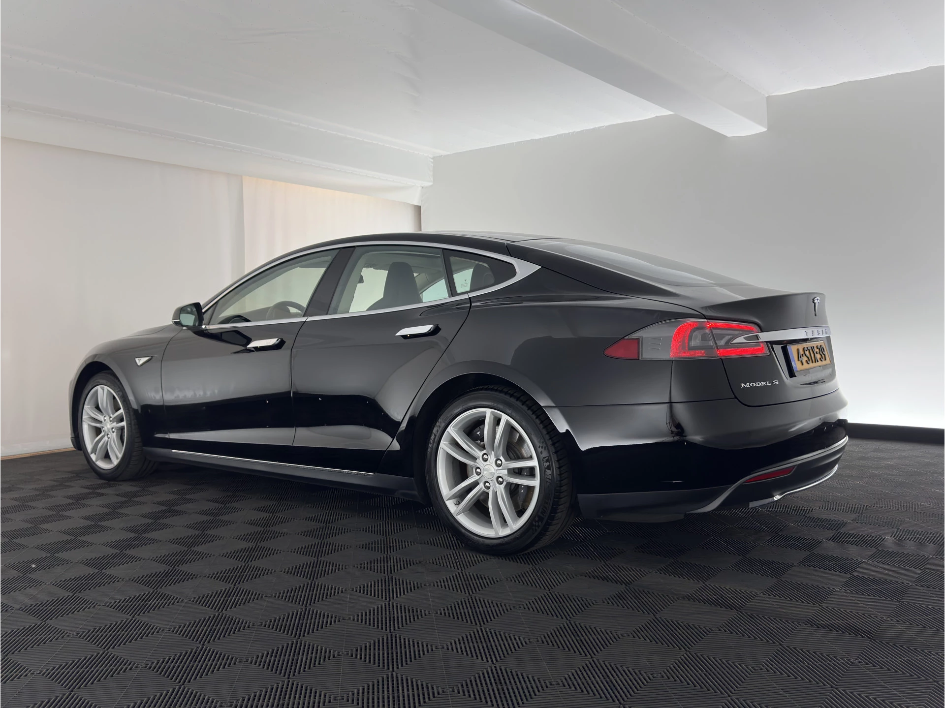 Hoofdafbeelding Tesla Model S