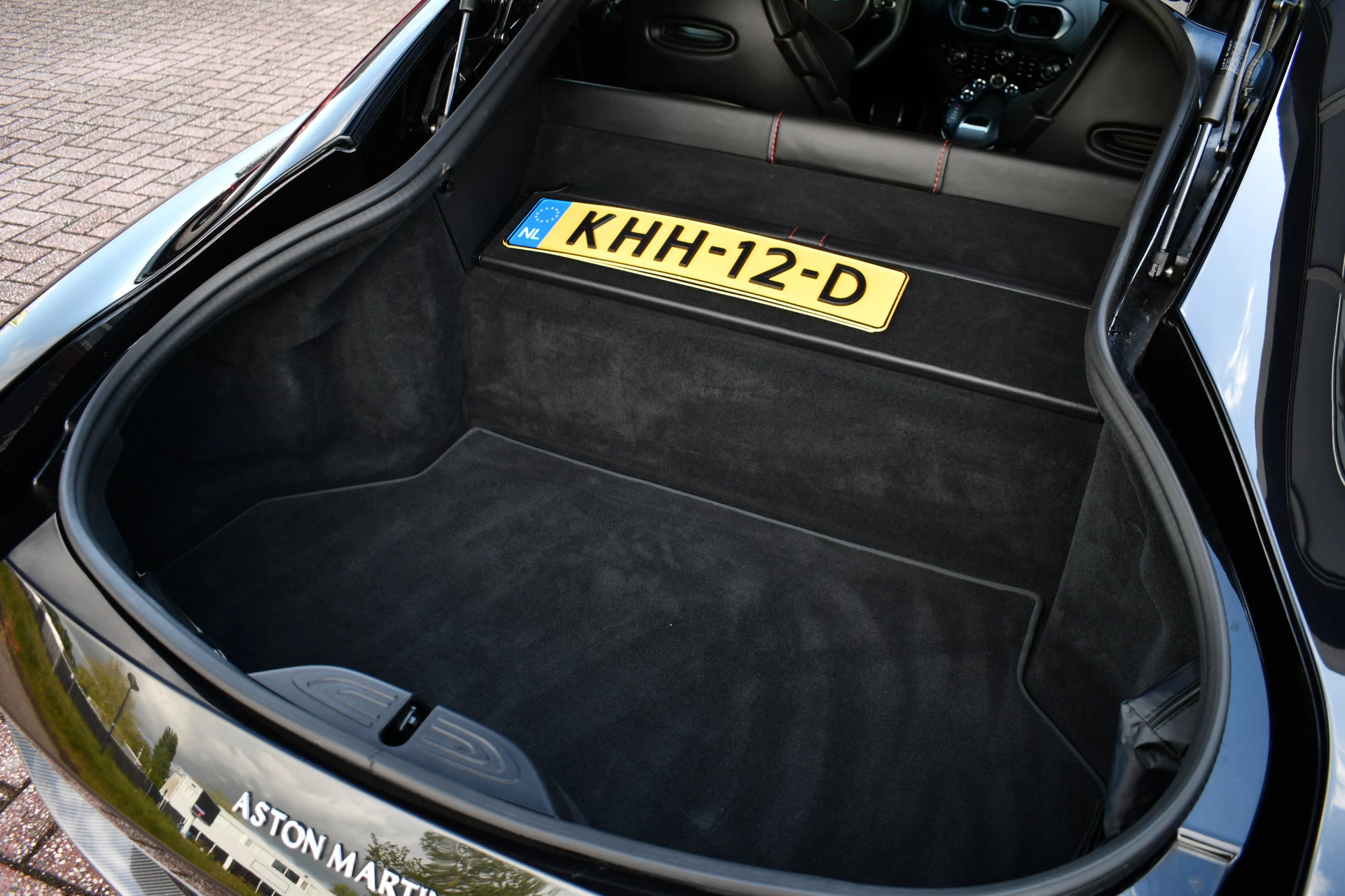 Hoofdafbeelding Aston Martin V8 Vantage