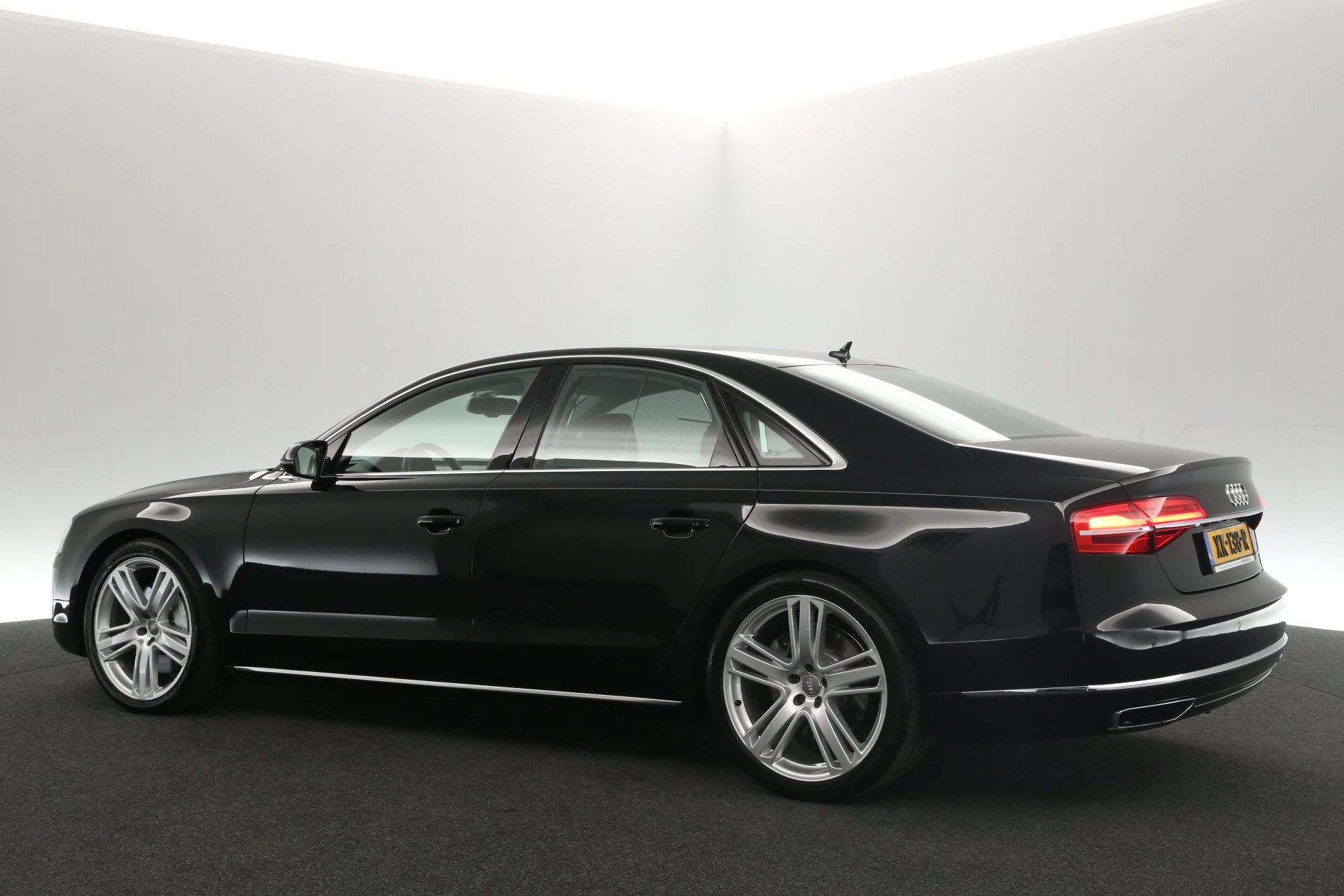 Hoofdafbeelding Audi A8