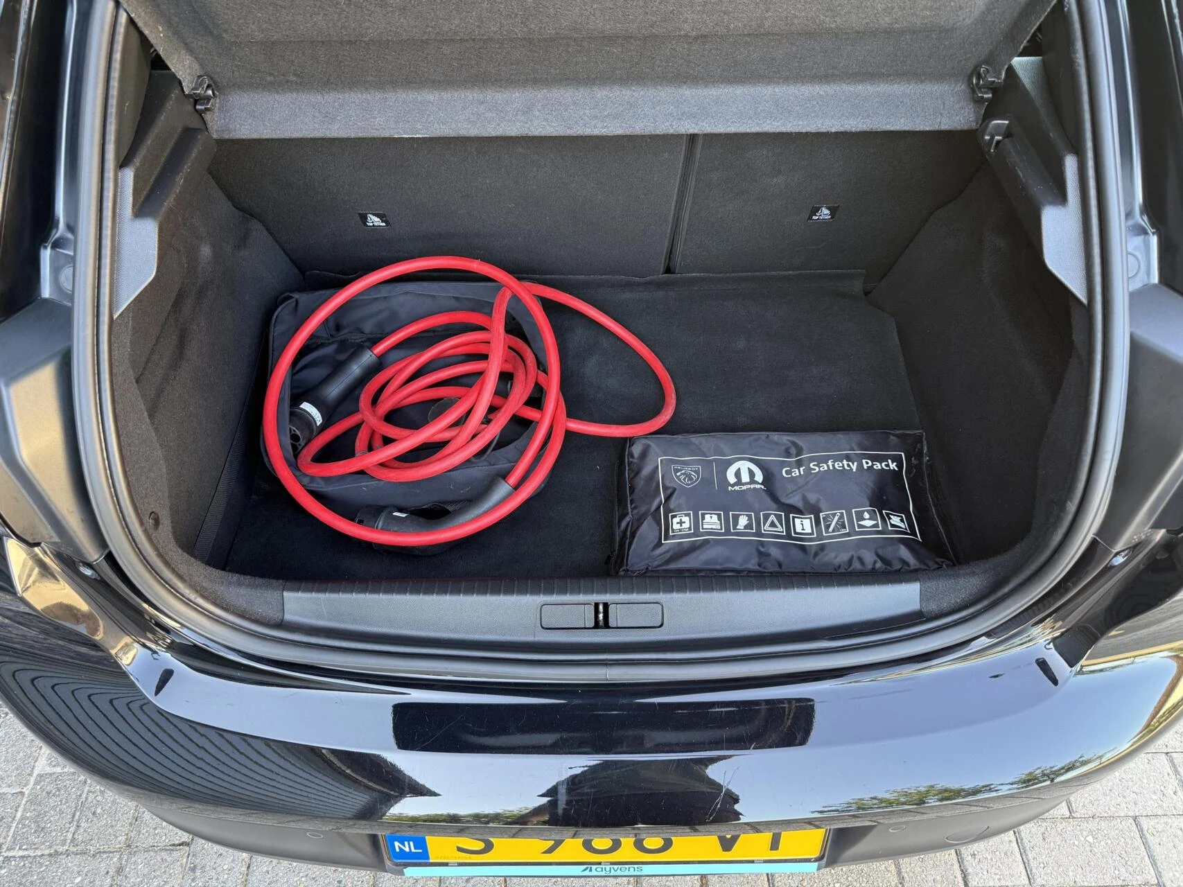 Hoofdafbeelding Peugeot e-208