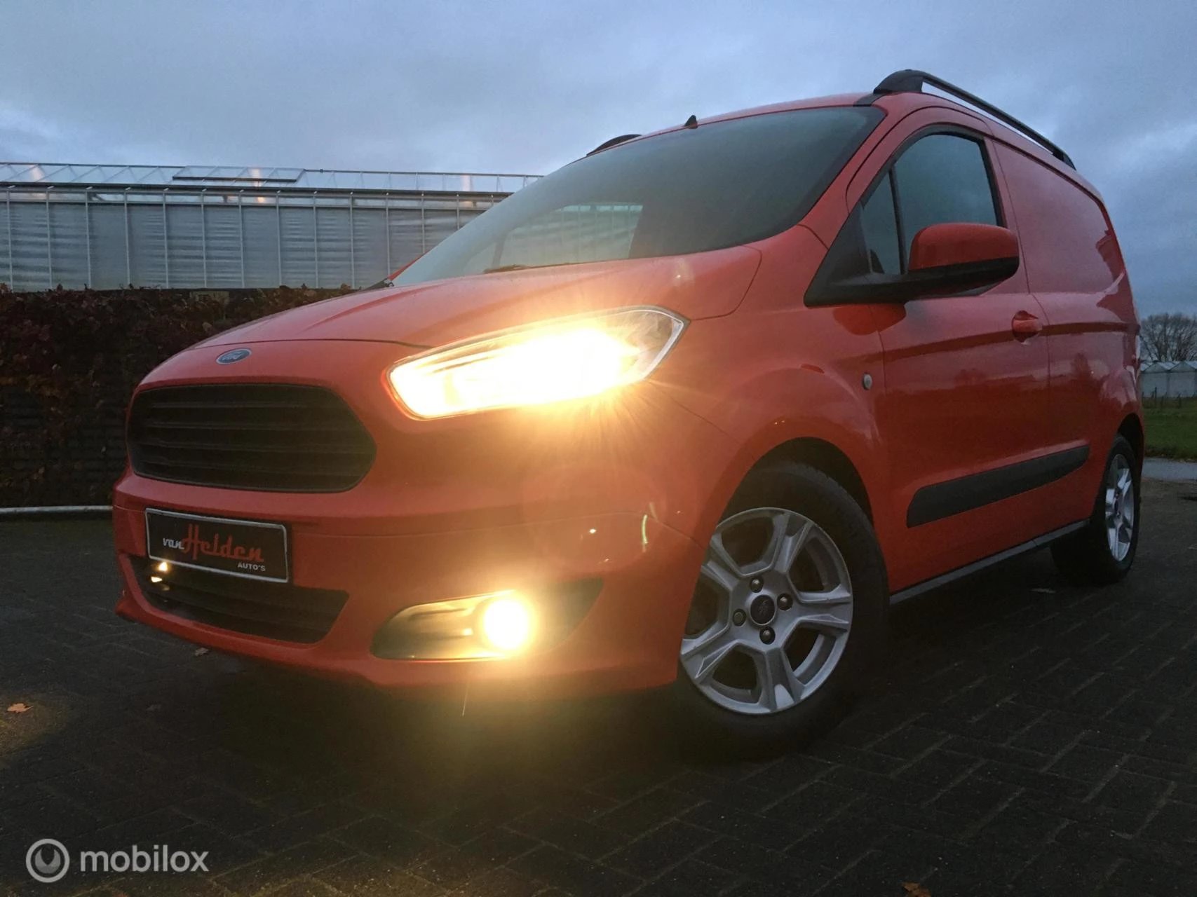 Hoofdafbeelding Ford Transit Courier