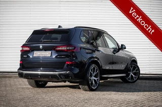 BMW X5 xDrive45e | M Sport | Panodak Sky Lounge | 4WS | Carbon | Laser | Trekhaak | 21 inch |