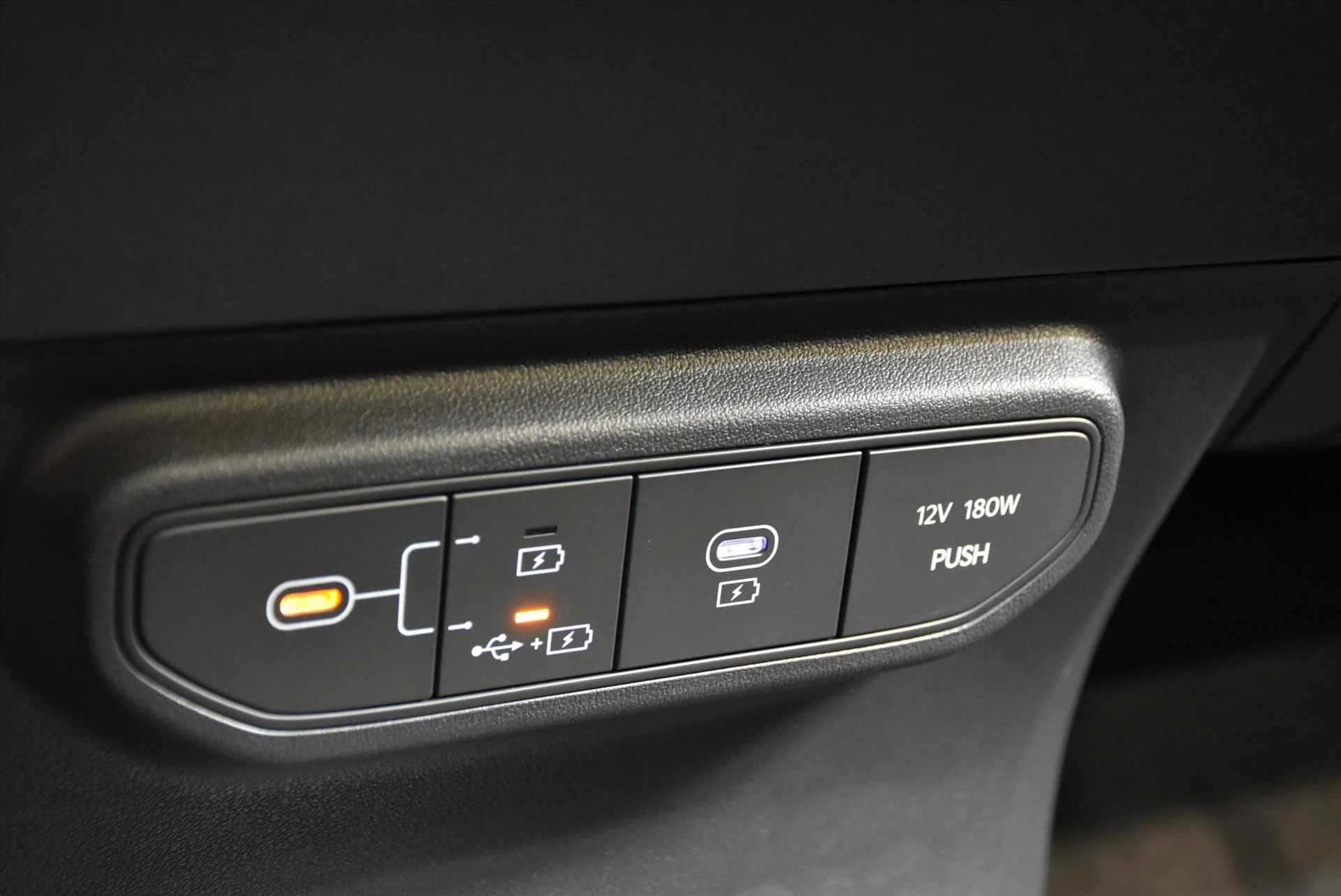 Hoofdafbeelding Kia EV5