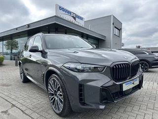 BMW X5 xDrive 50e M sport Pro Dravit Grau | Iconic Glow | Comfort Stoelen | Trekhaak | Stoel Ventilatie | Softclose