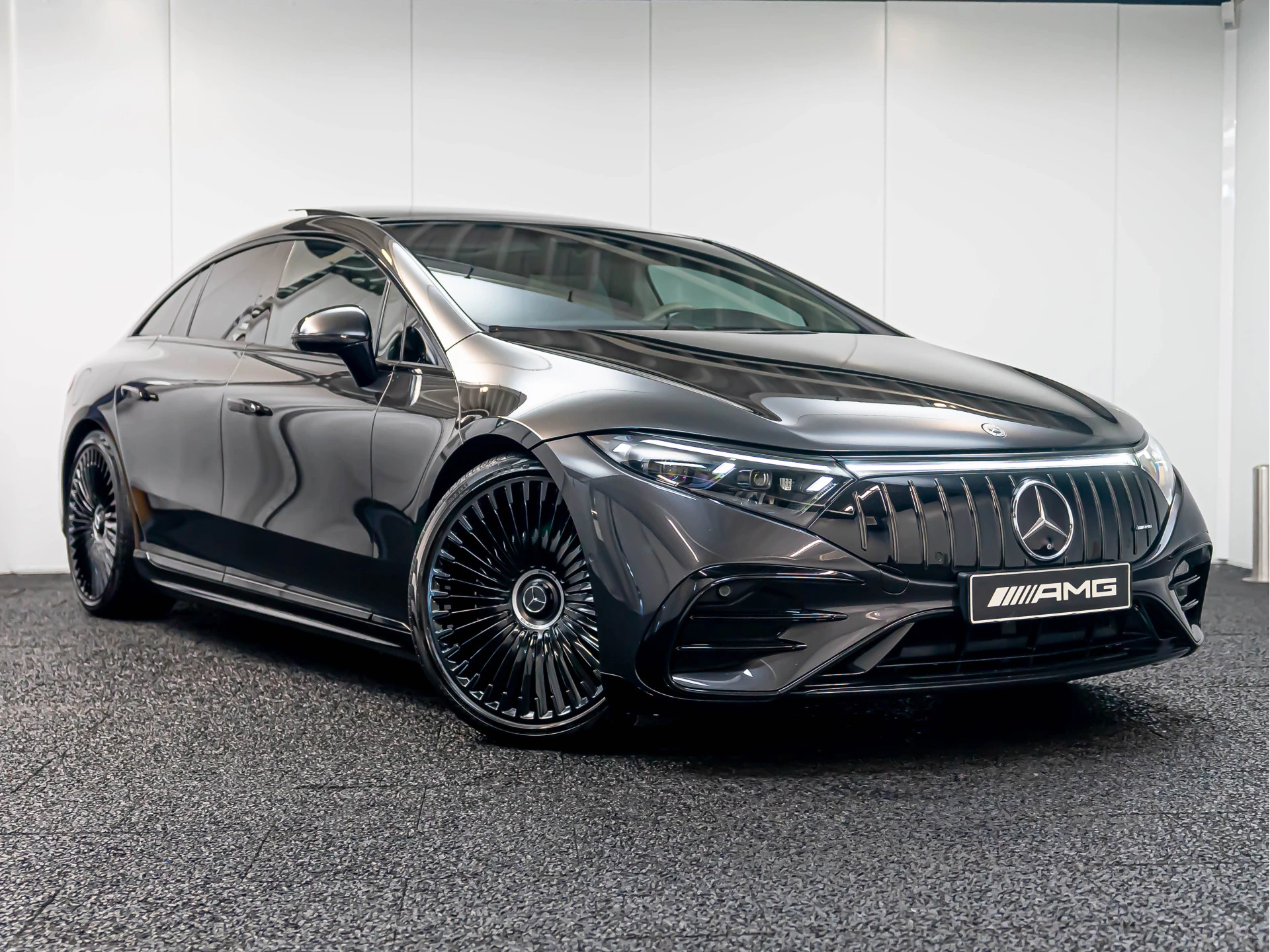 Hoofdafbeelding Mercedes-Benz EQS