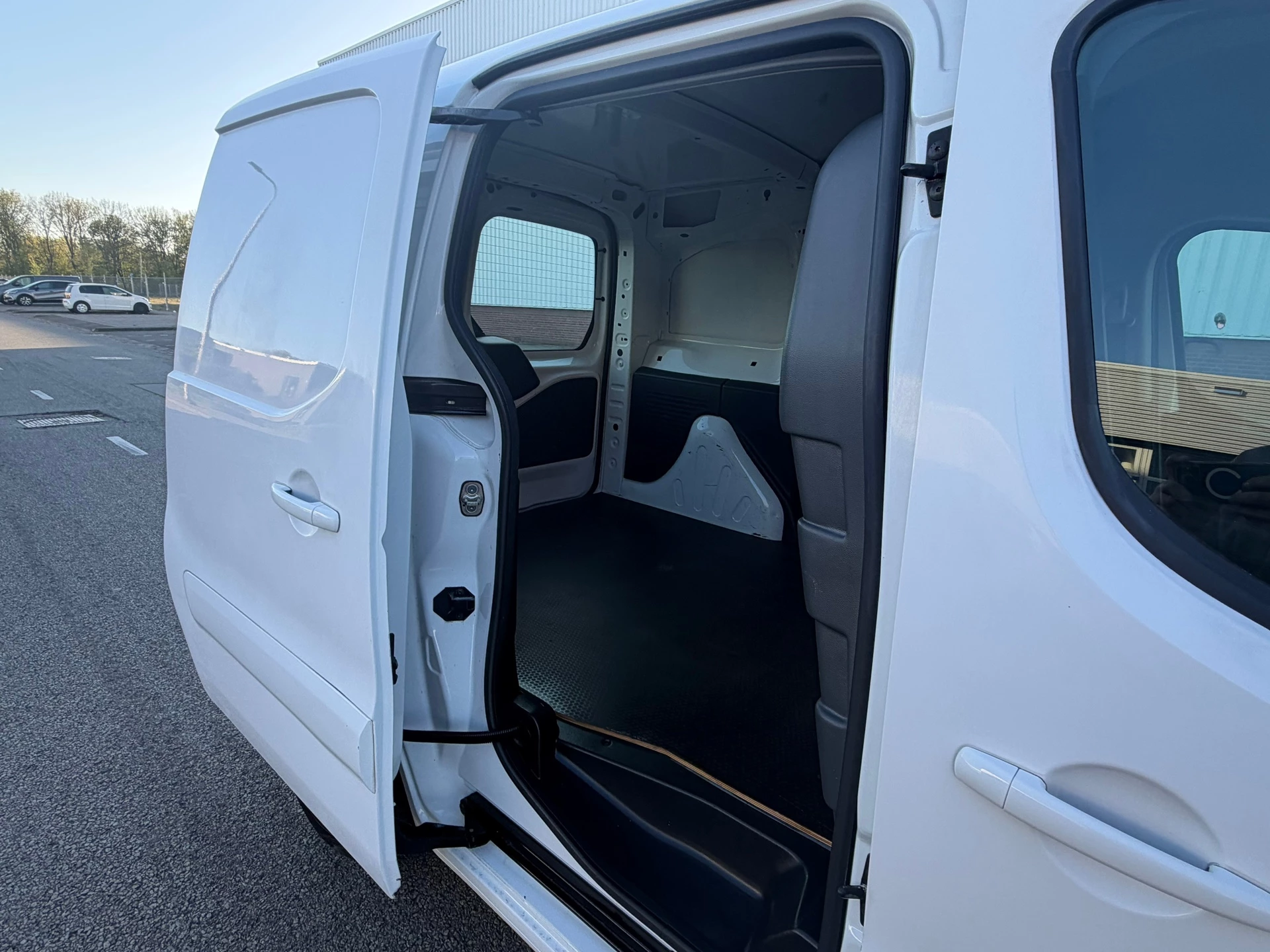 Hoofdafbeelding Peugeot Partner