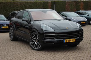 Porsche Cayenne Coupé 3.0 E-Hybrid Platinum Edition / Panoramadak / Camera / Luchtvering / 22'' / Sportchrono / Stuur+Stoelverwarming / Bose / Dodehoek / DAB / Cruise Control