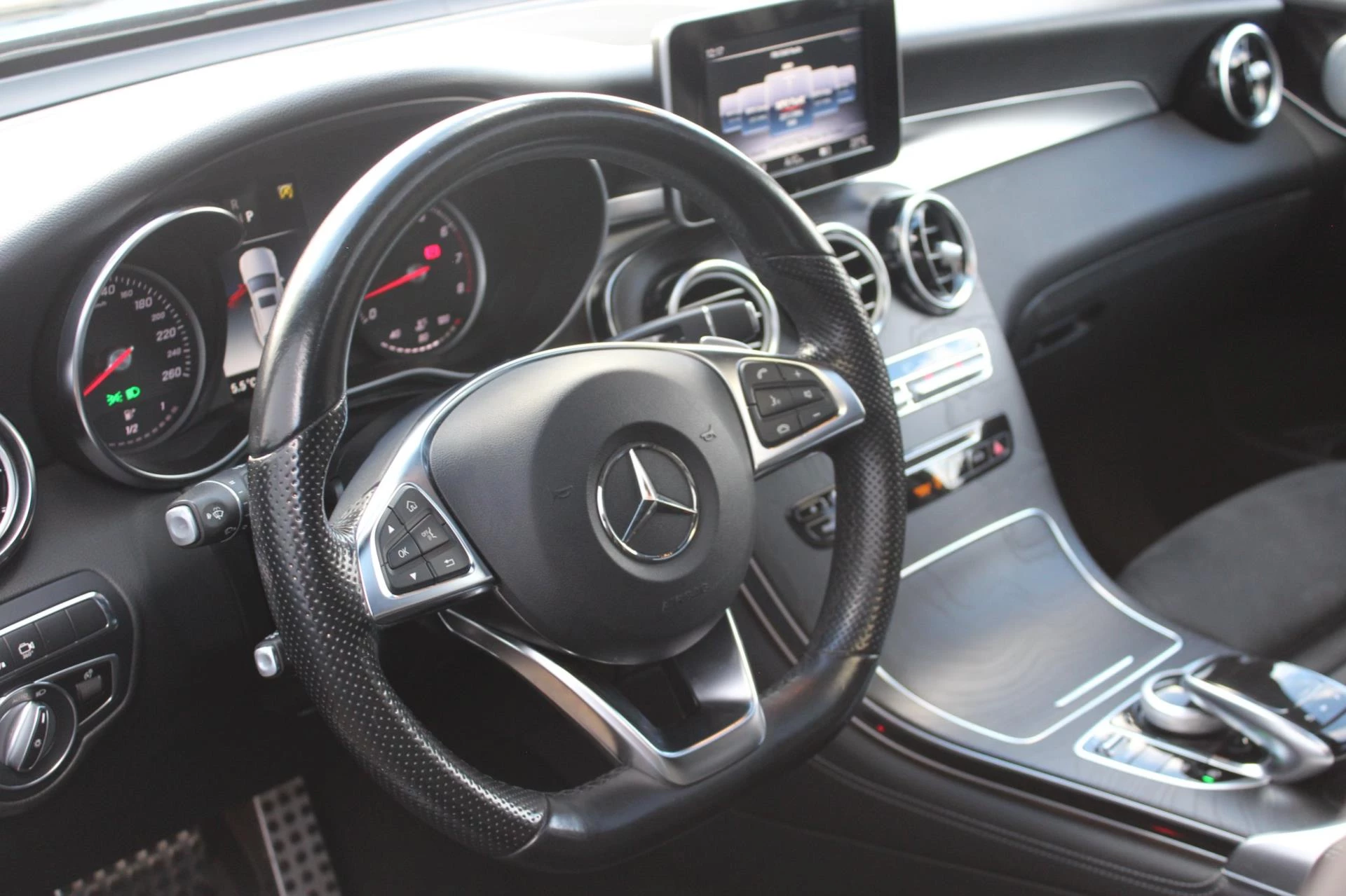 Hoofdafbeelding Mercedes-Benz GLC