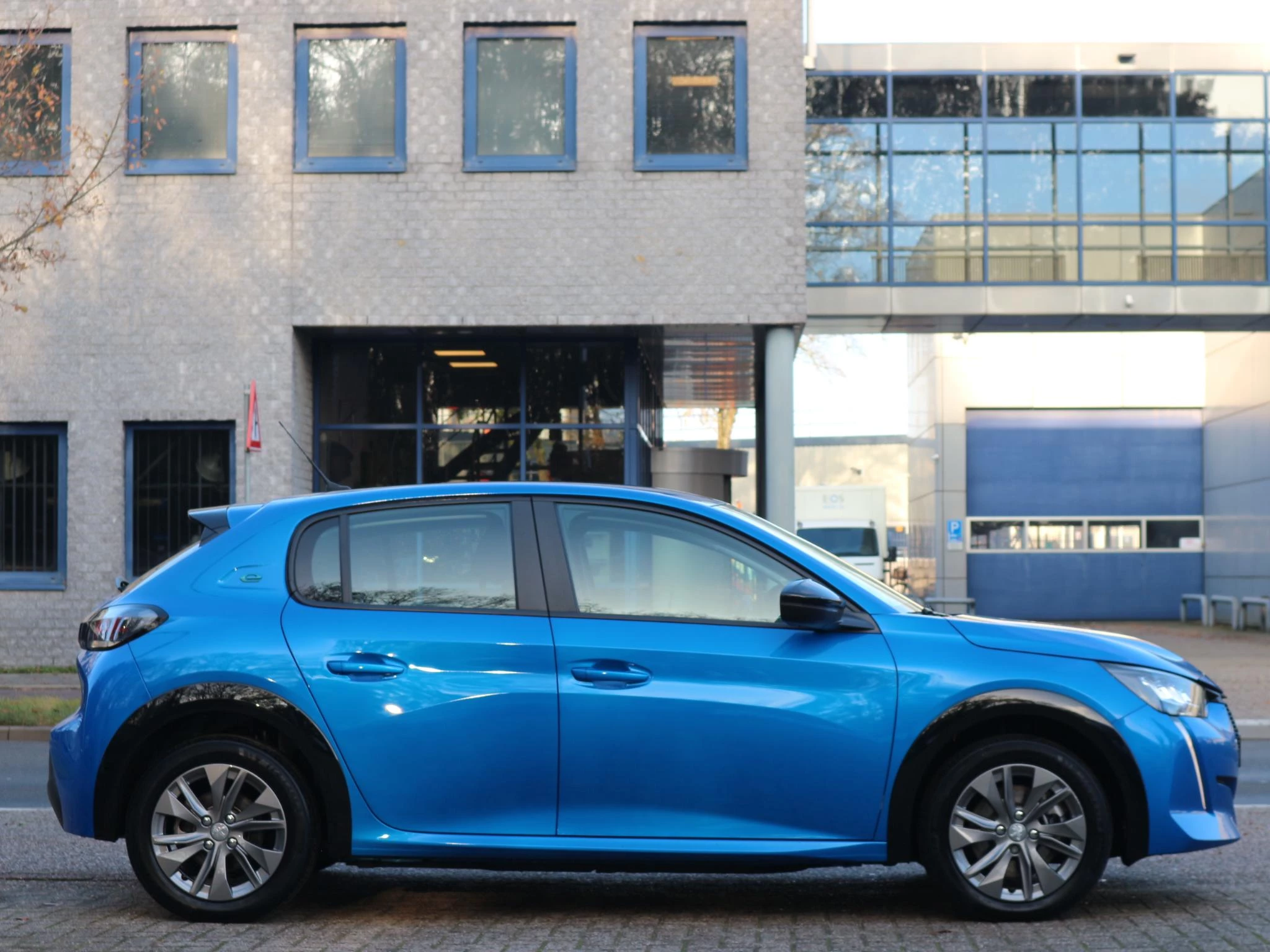 Hoofdafbeelding Peugeot e-208