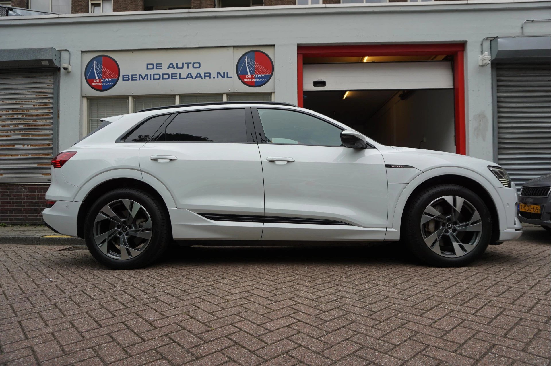 Hoofdafbeelding Audi e-tron