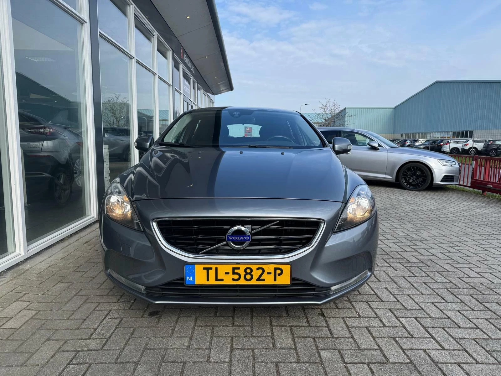 Hoofdafbeelding Volvo V40
