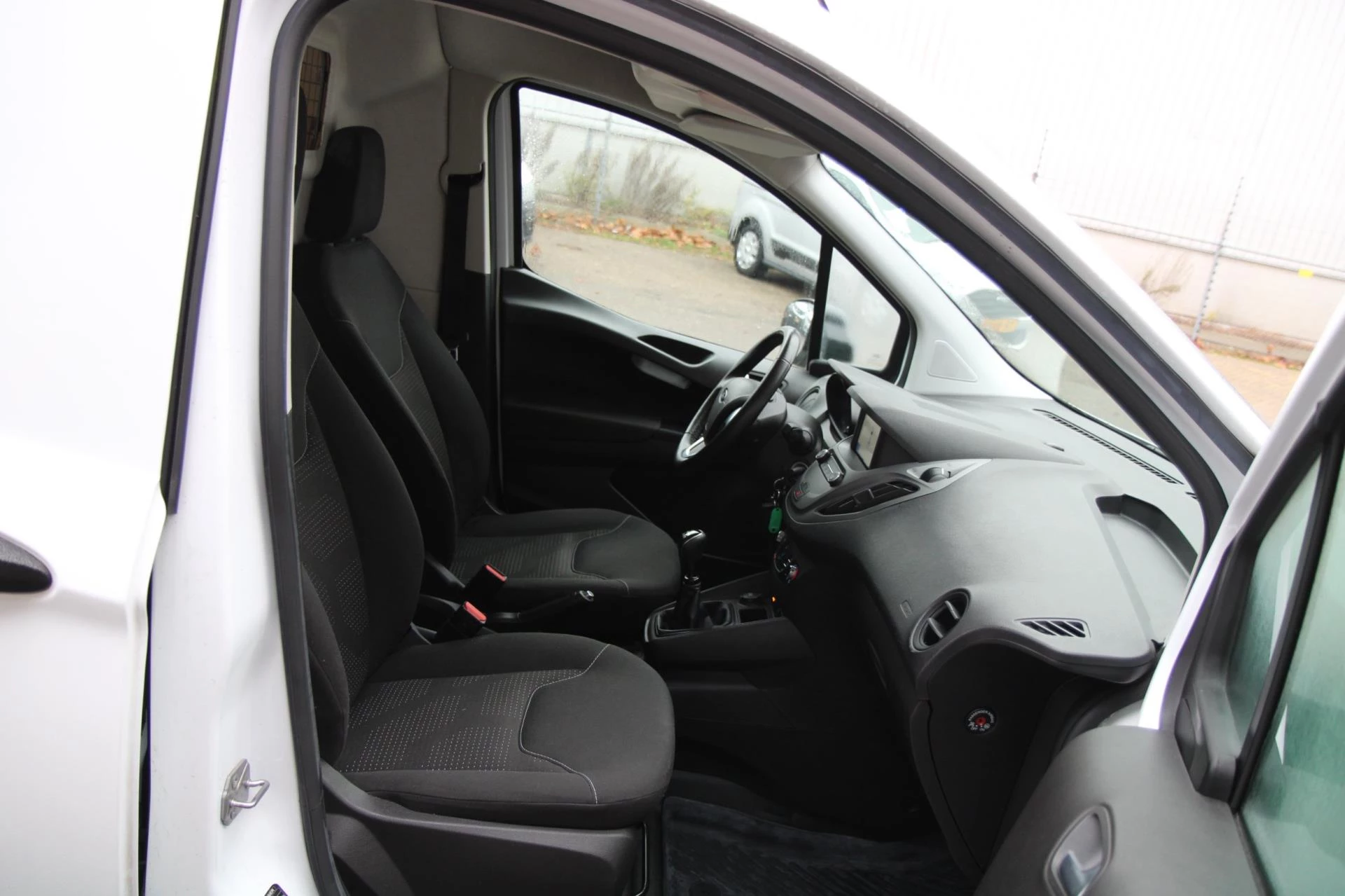 Hoofdafbeelding Ford Transit Courier