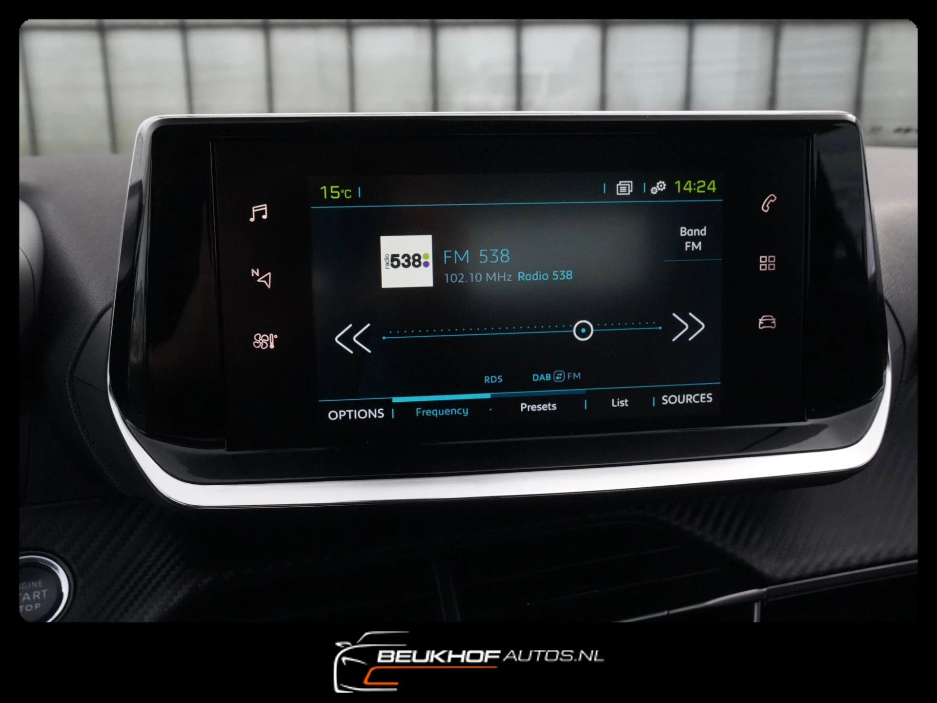 Hoofdafbeelding Peugeot e-2008