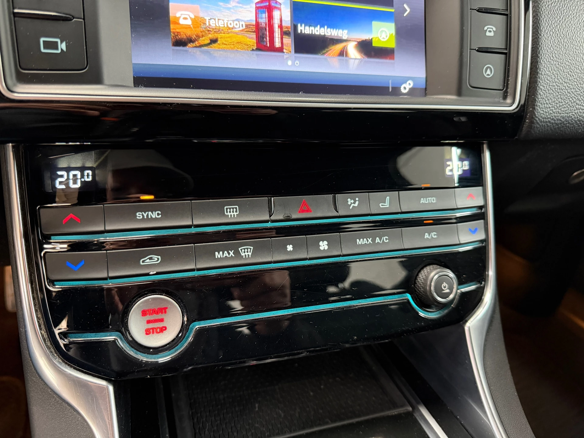 Hoofdafbeelding Jaguar XE