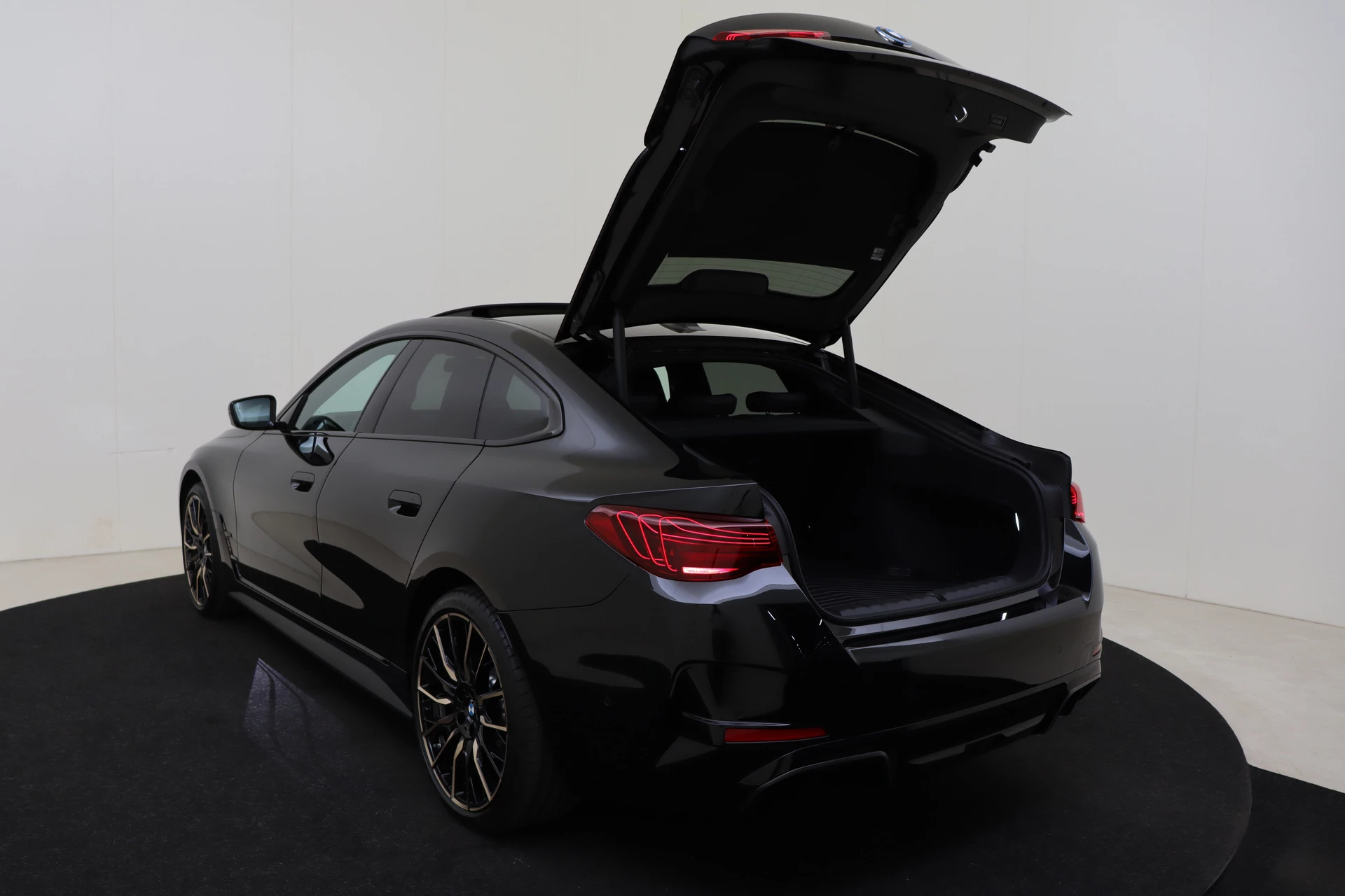 Hoofdafbeelding BMW i4