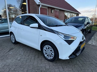 Hoofdafbeelding Toyota Aygo Toyota Aygo 1.0 VVT-I X-PLAY 5-DRS LUXE UITVOERING!