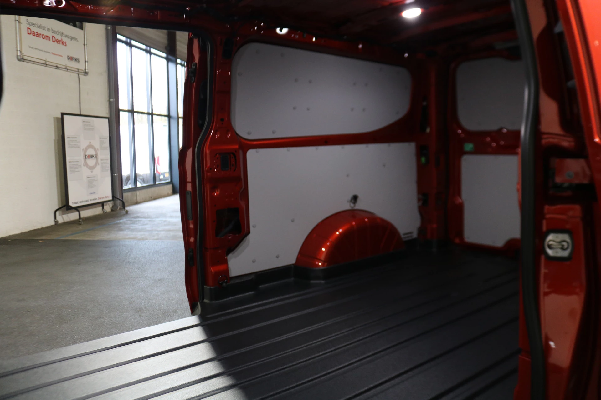 Hoofdafbeelding Ford E-Transit Custom