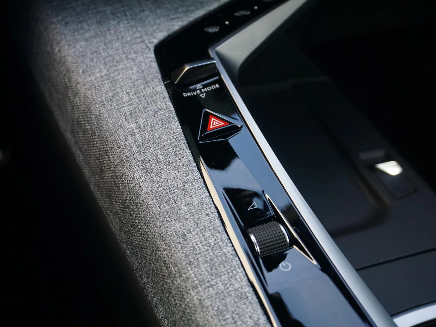 Hoofdafbeelding Peugeot e-5008