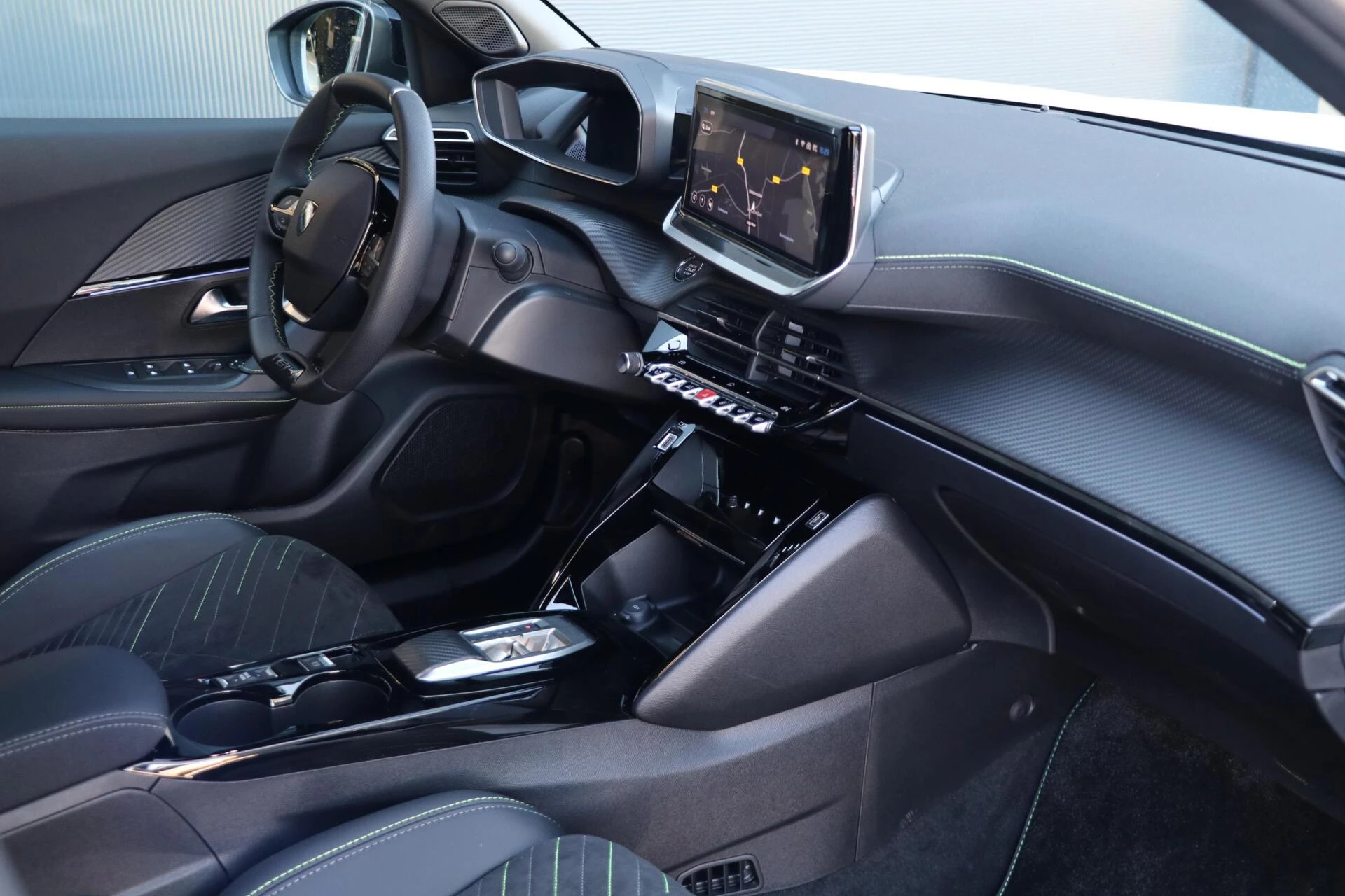 Hoofdafbeelding Peugeot e-2008