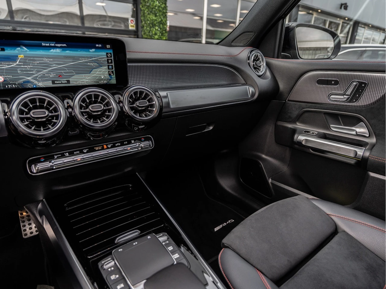 Hoofdafbeelding Mercedes-Benz EQB