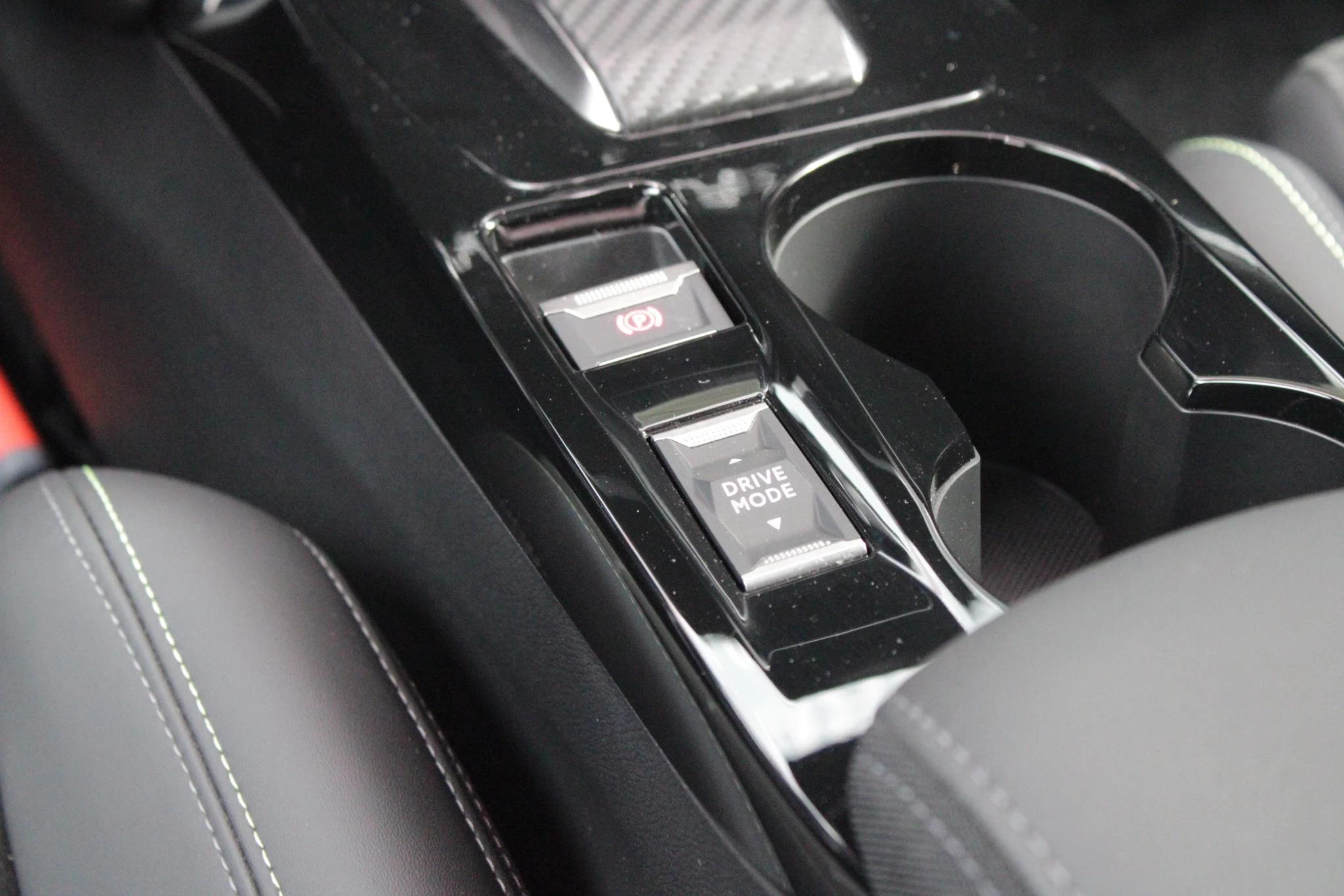 Hoofdafbeelding Peugeot e-208