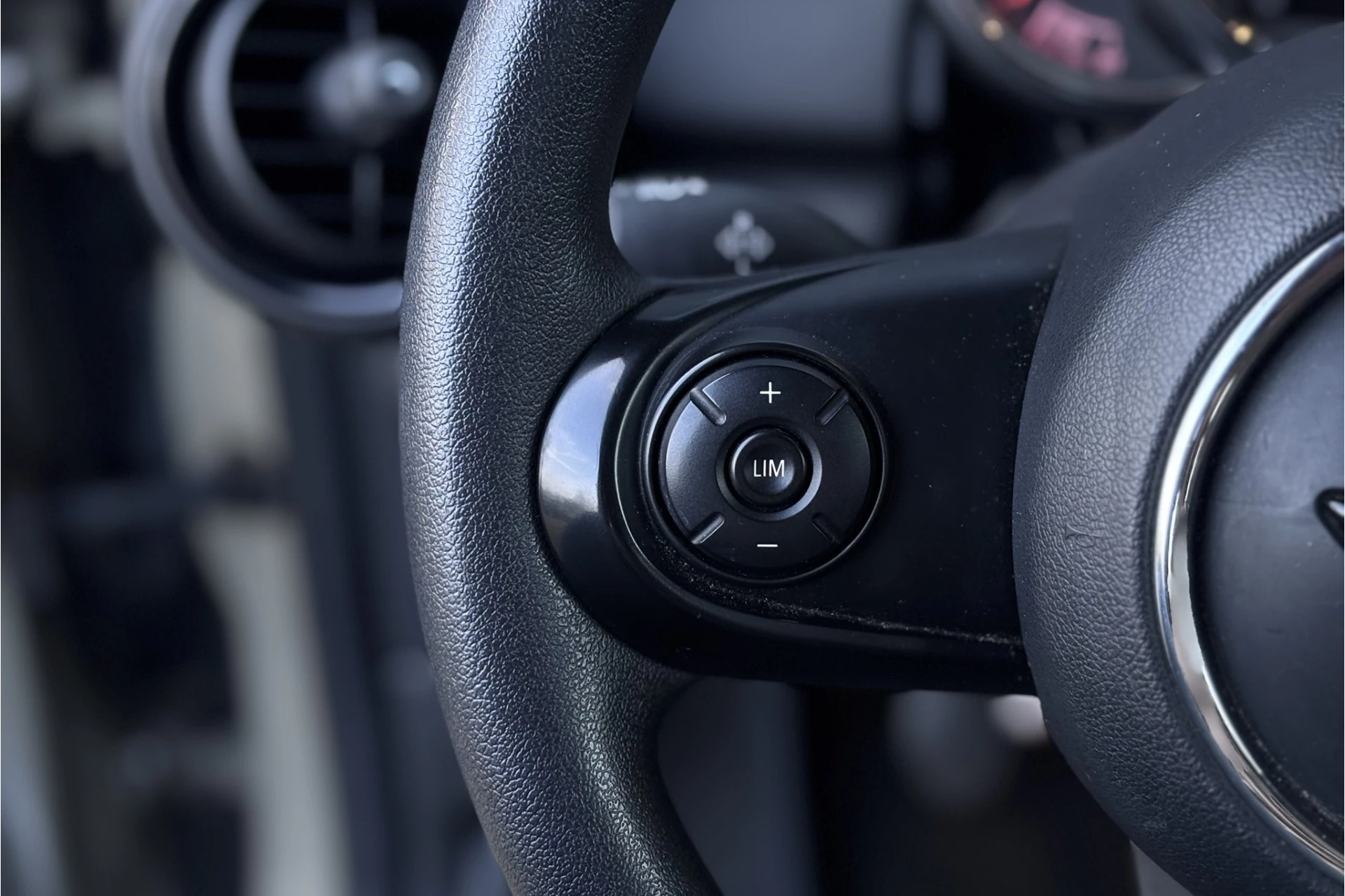 Hoofdafbeelding MINI One