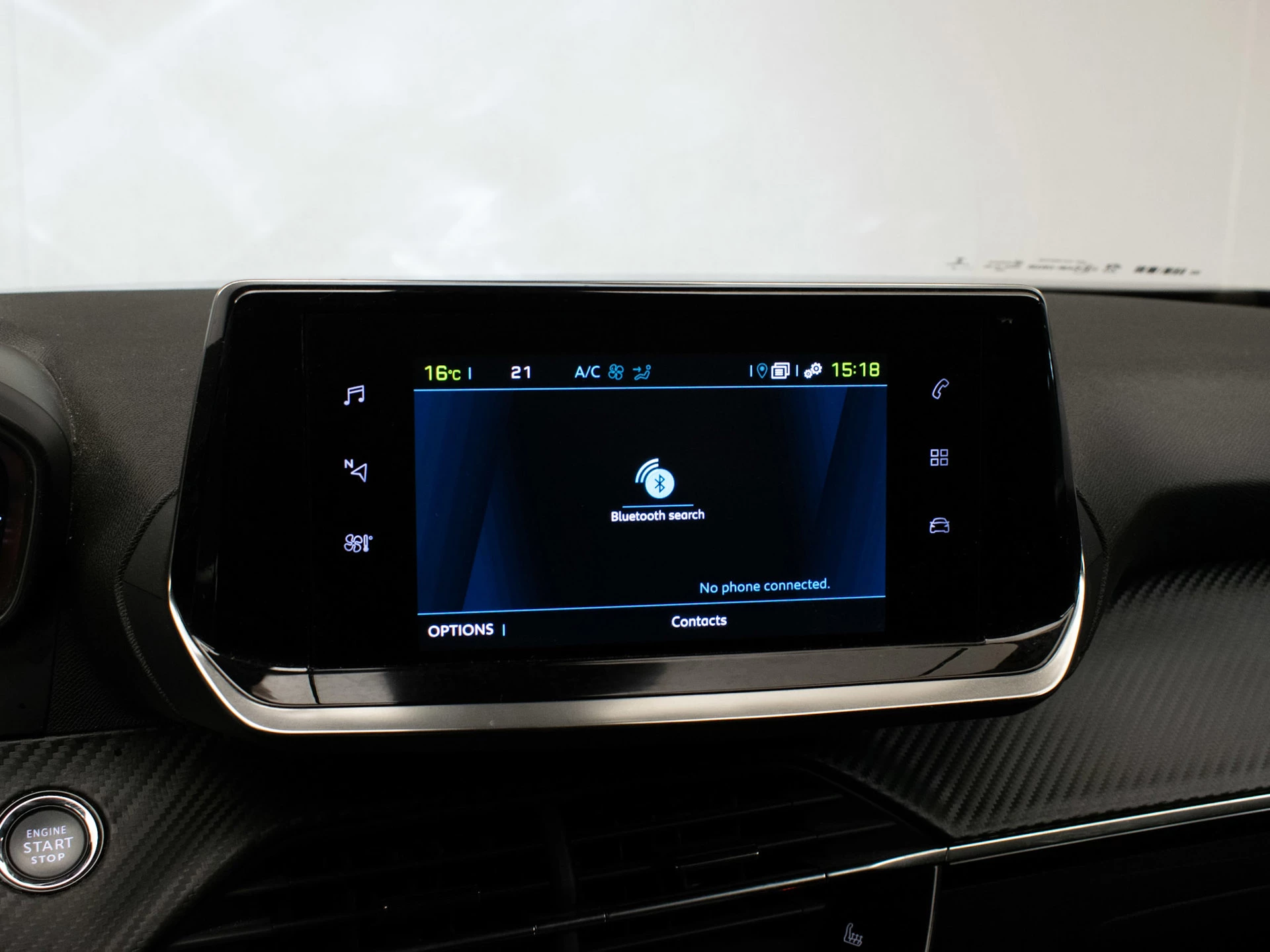 Hoofdafbeelding Peugeot e-2008