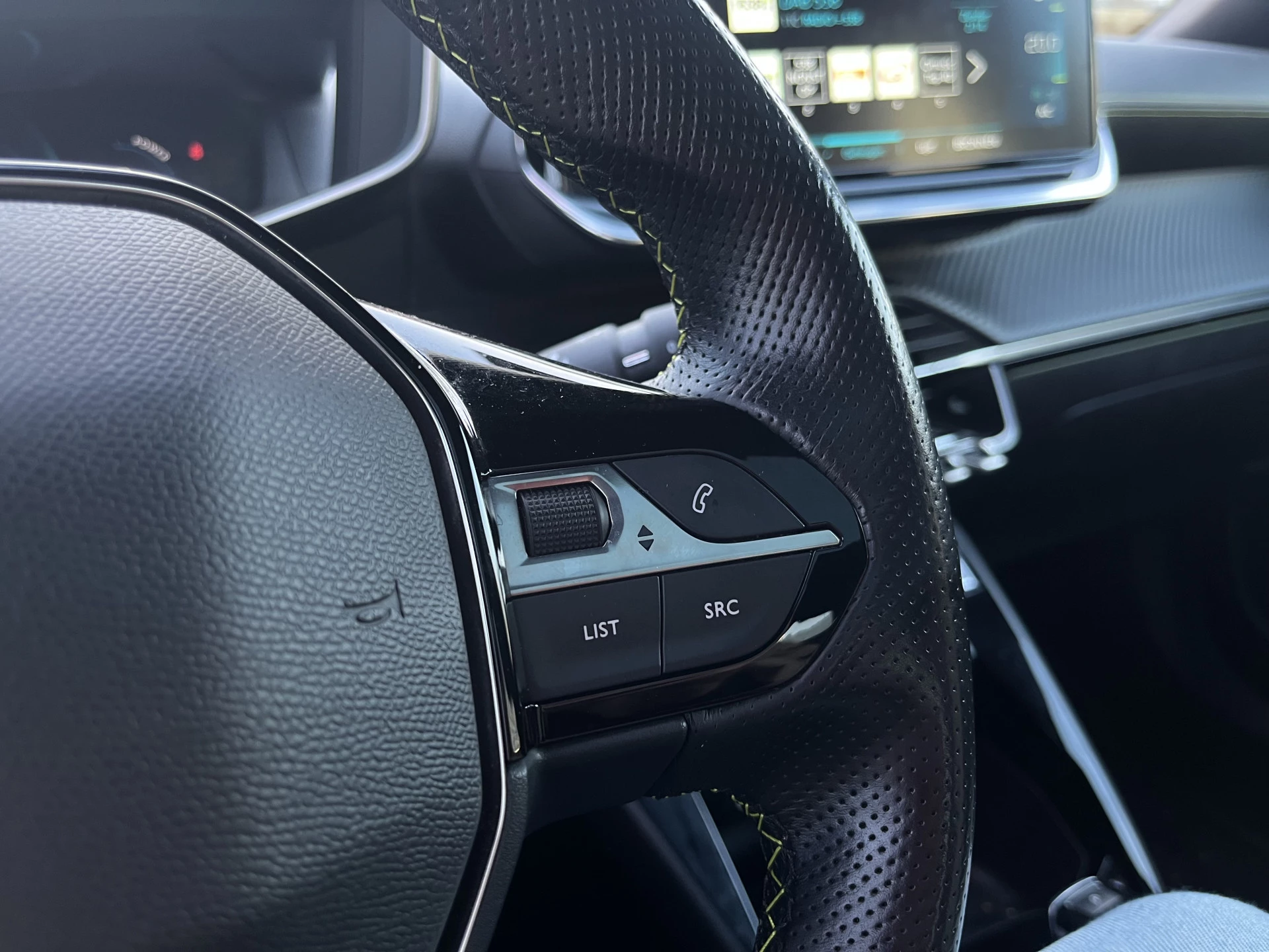 Hoofdafbeelding Peugeot e-2008