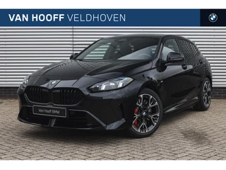BMW 1 Serie 120 M Sport Automaat / Sportstoelen / Achteruitrijcamera / Adaptieve LED / M Adaptief onderstel / Comfort Access / Parking Assistant / Stuurverwarming