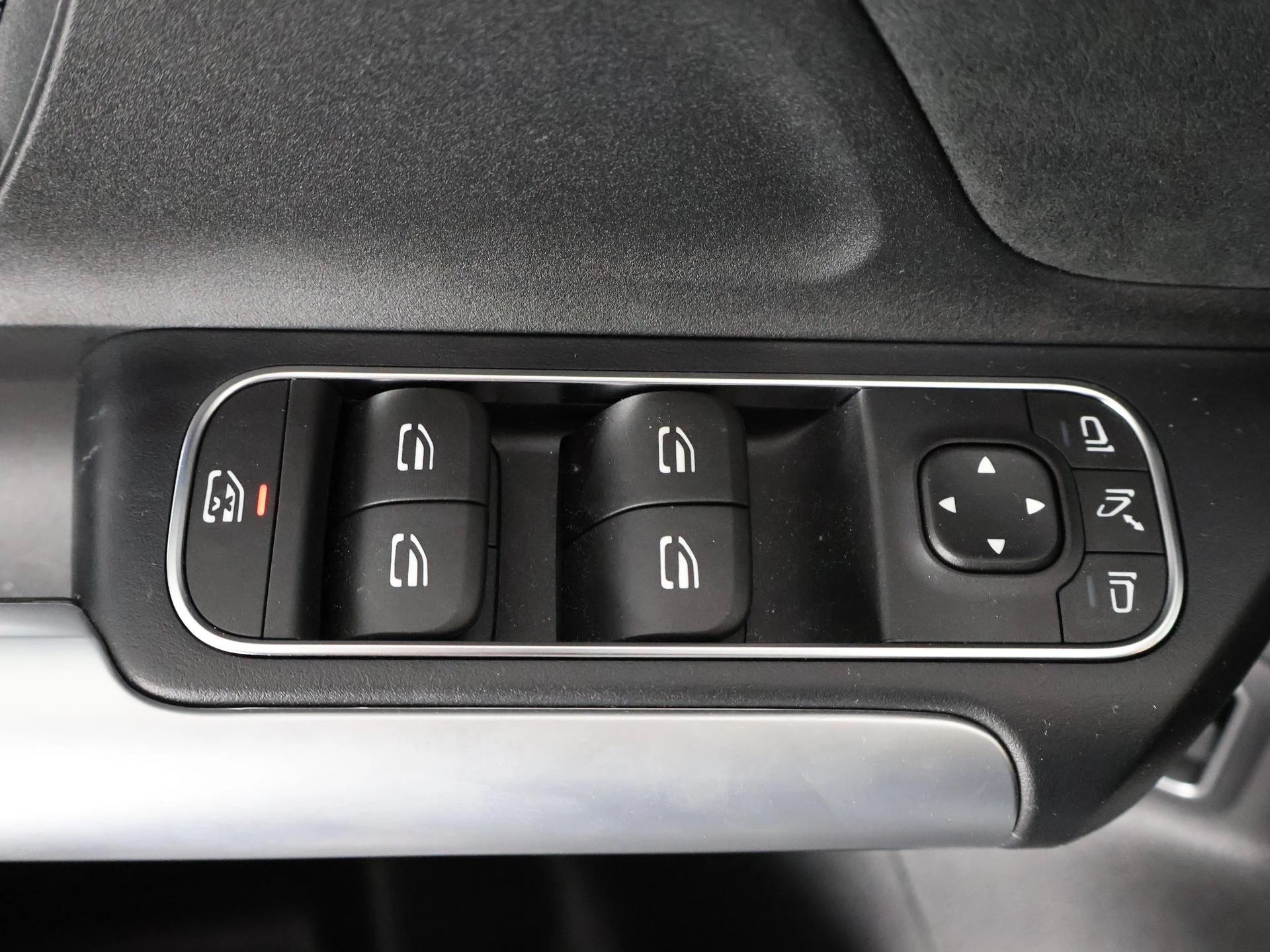 Hoofdafbeelding Mercedes-Benz EQA