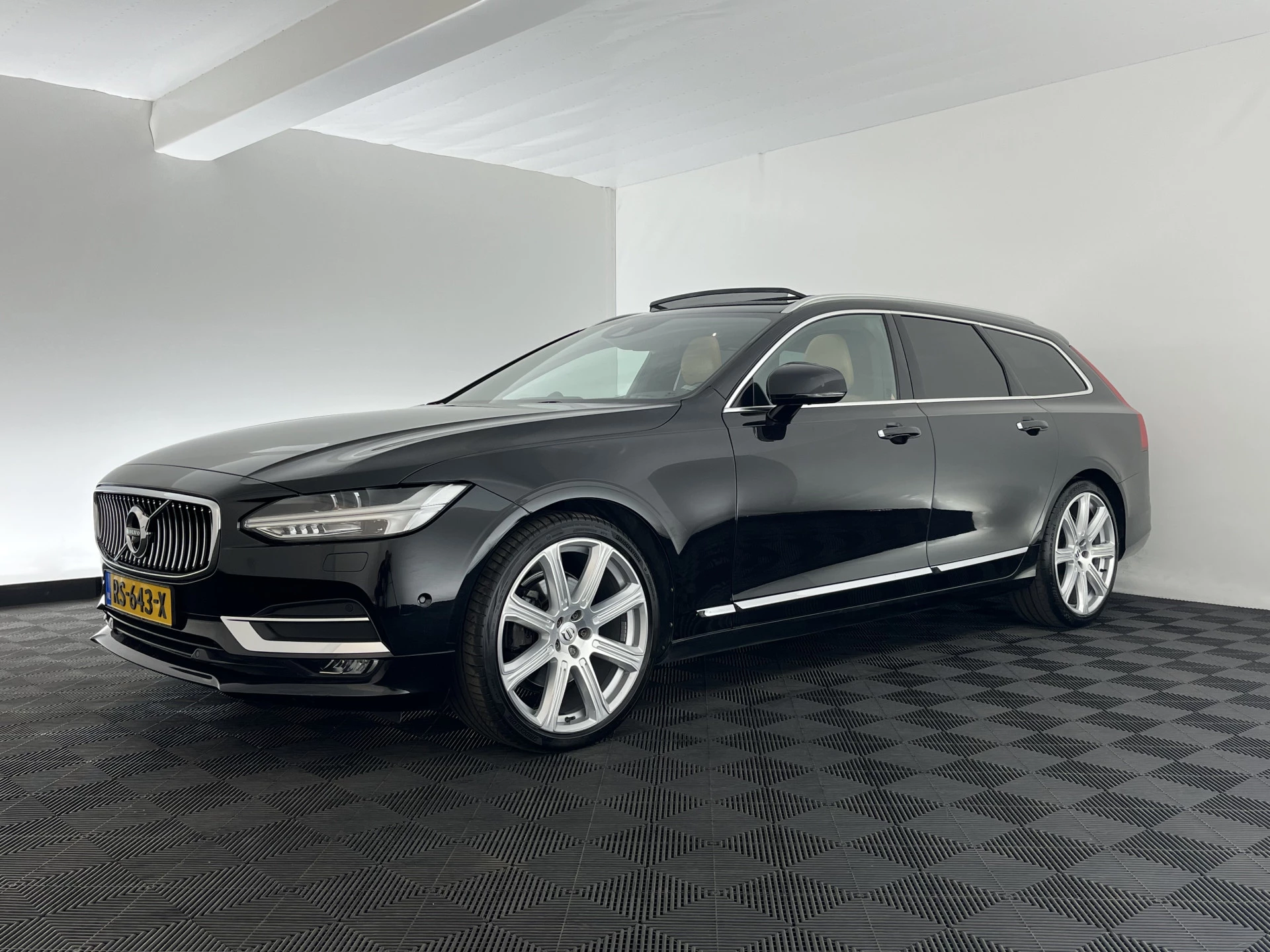 Hoofdafbeelding Volvo V90