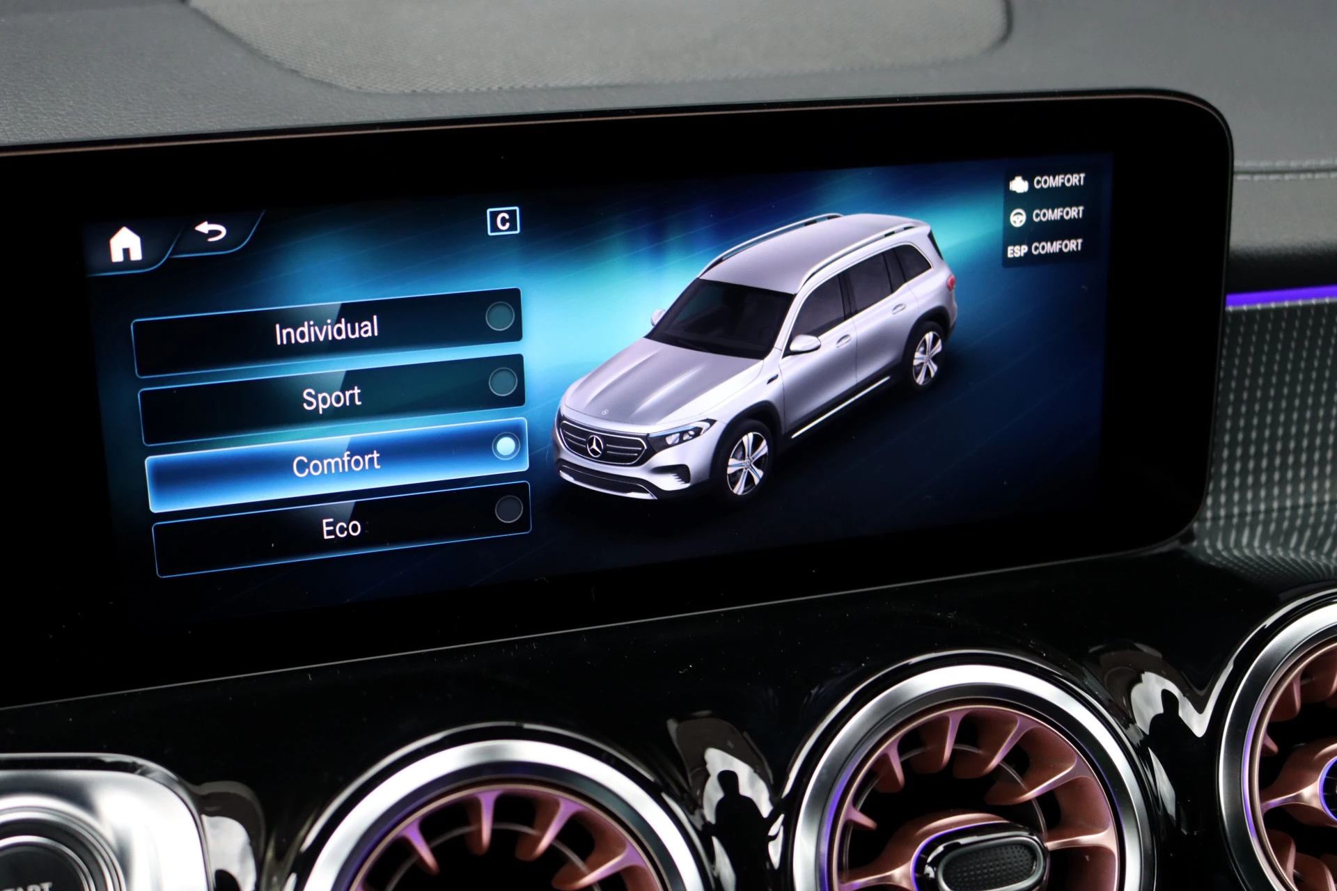 Hoofdafbeelding Mercedes-Benz EQB